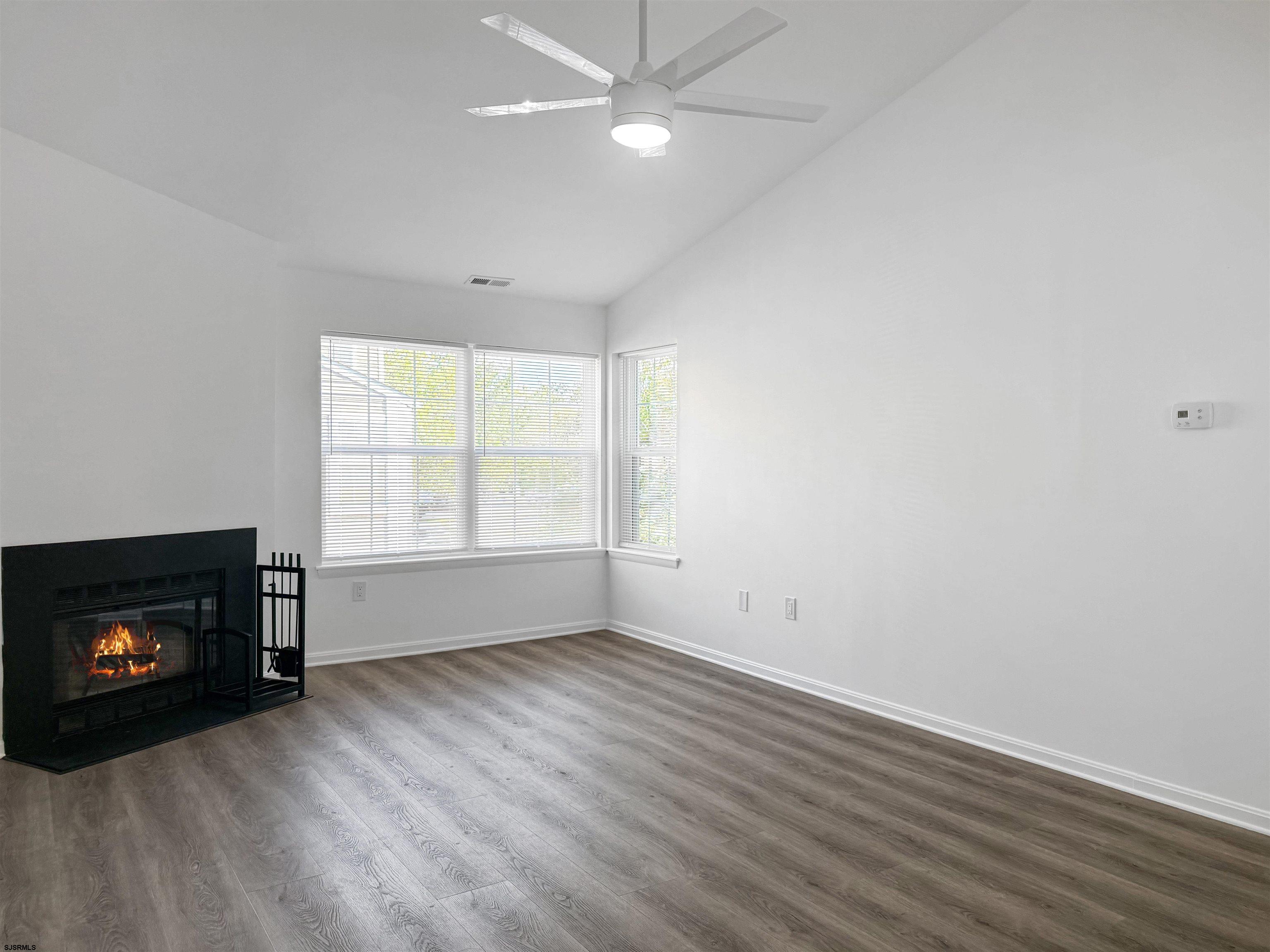 55 Driftwood Ct - Picture 3