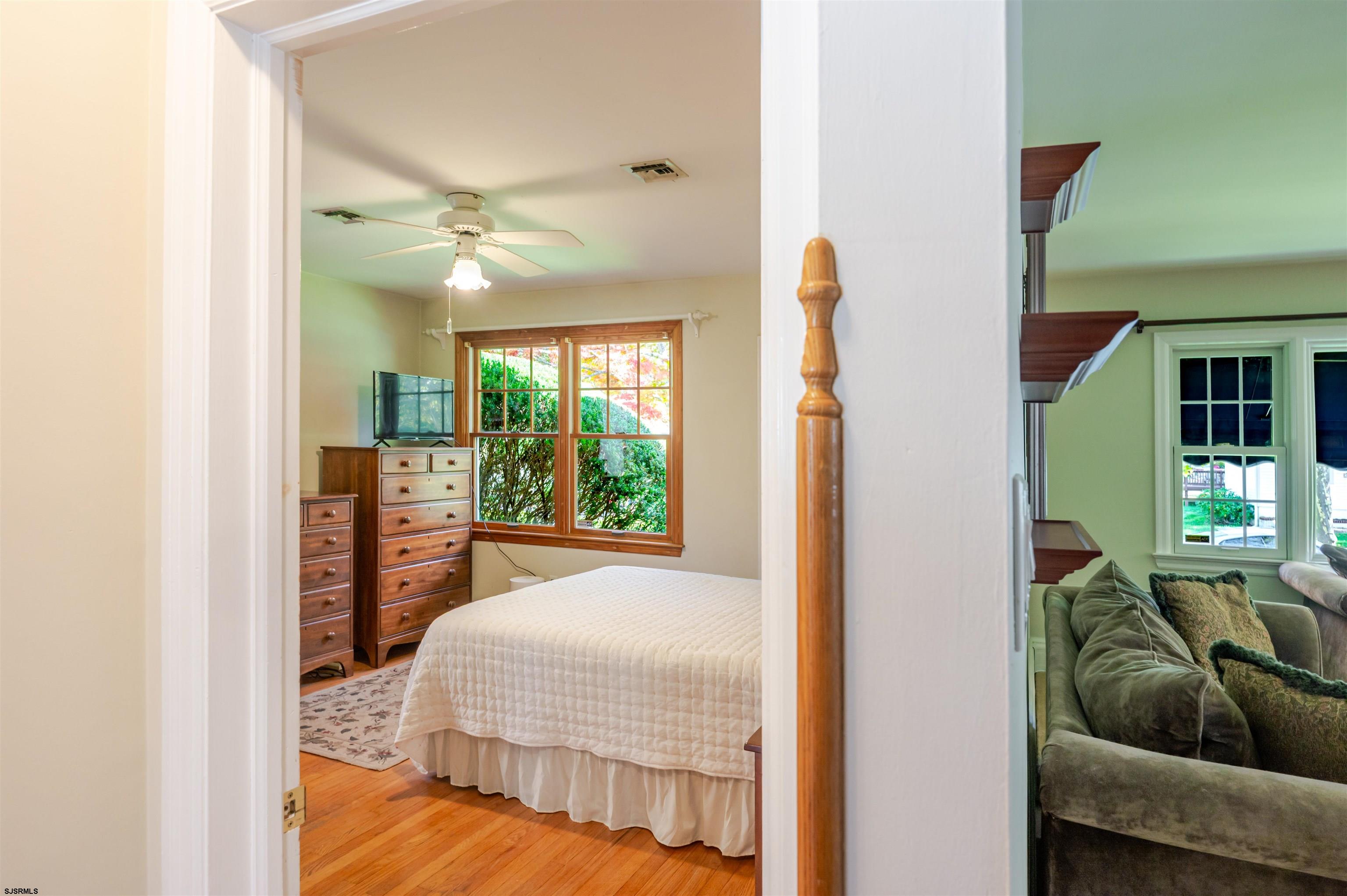 100 E Rosedale Avenue