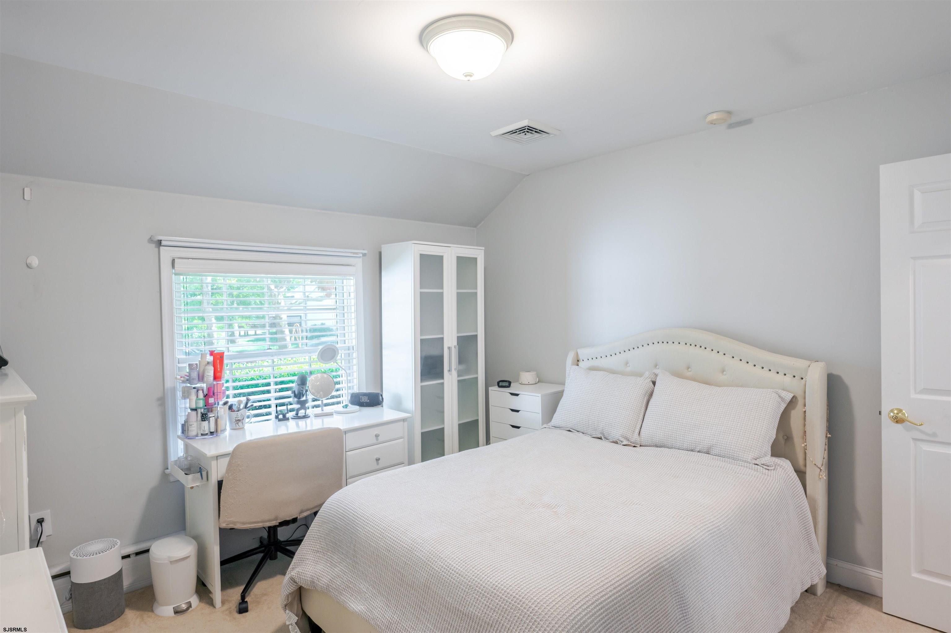 100 E Rosedale Avenue