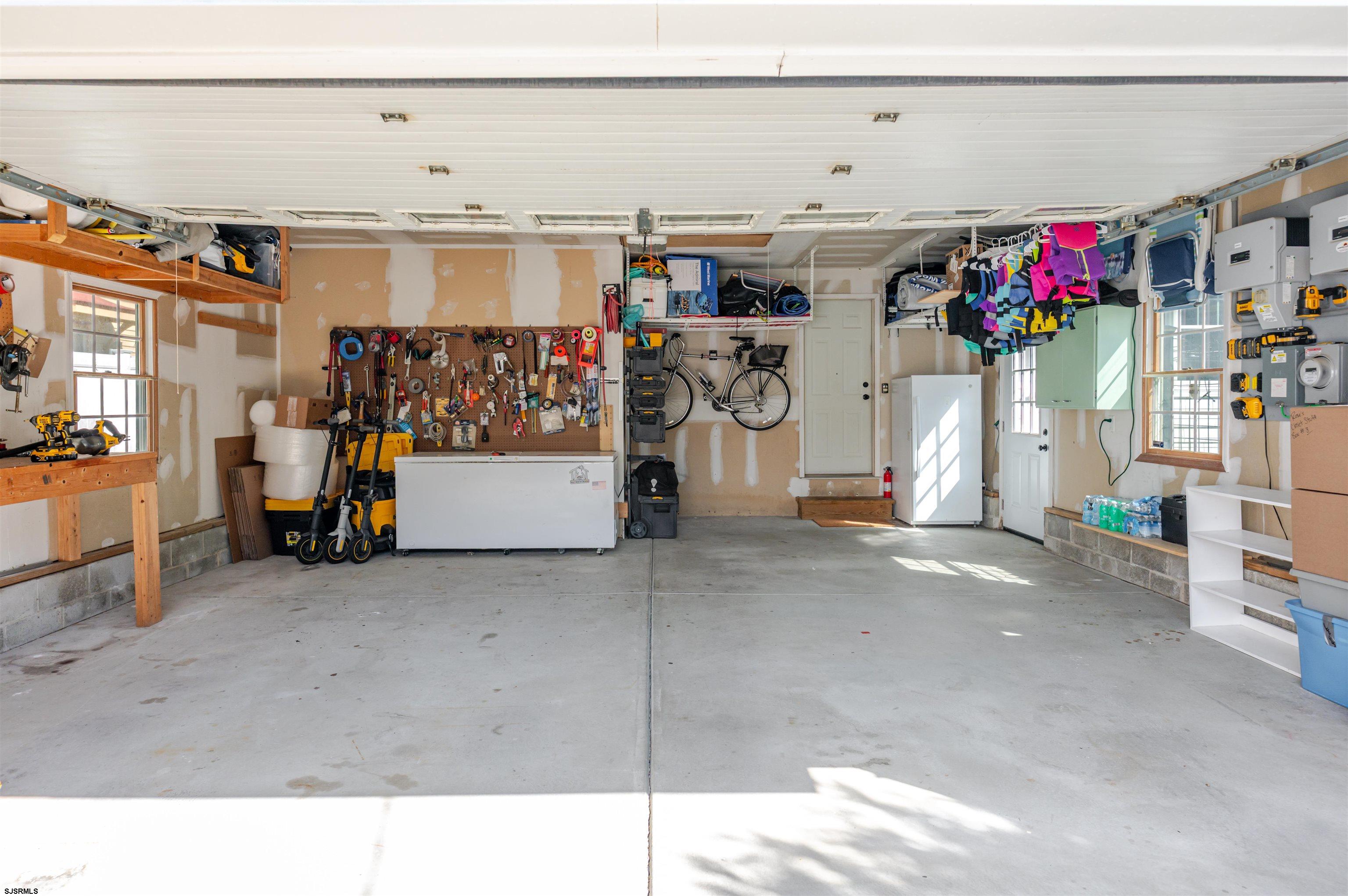 100 E Rosedale Avenue