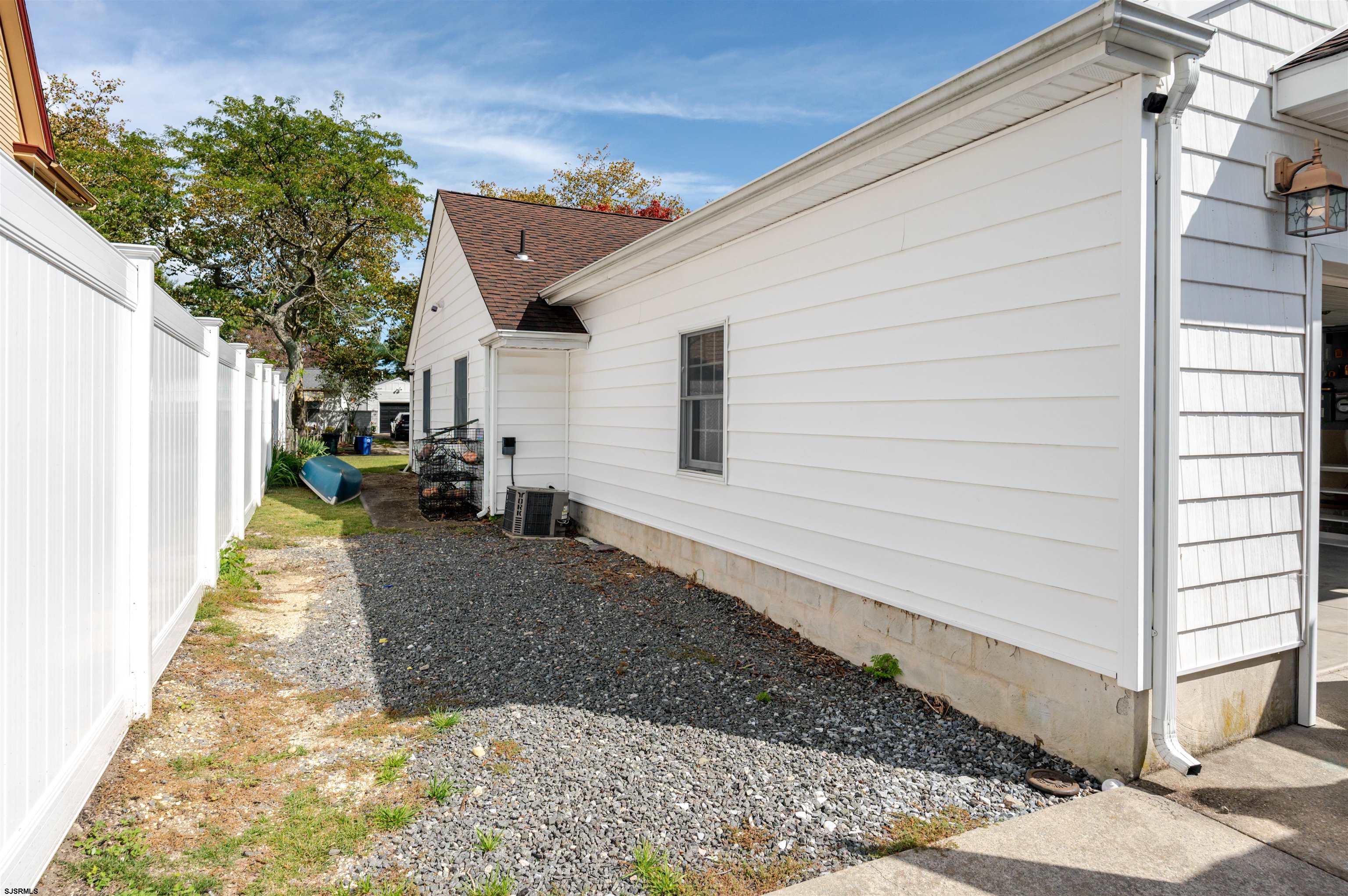 100 E Rosedale Avenue