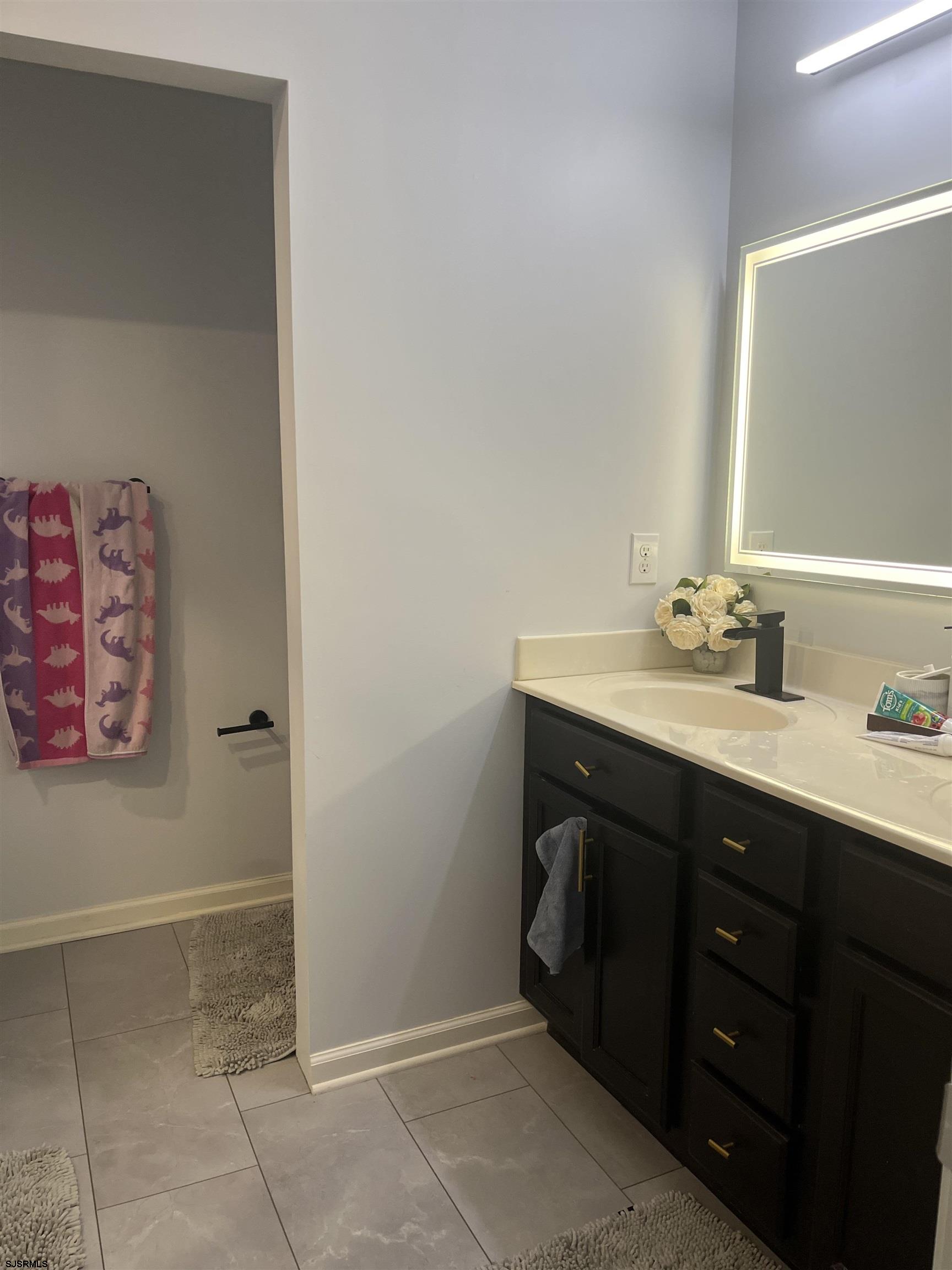 2 Gardenia Dr