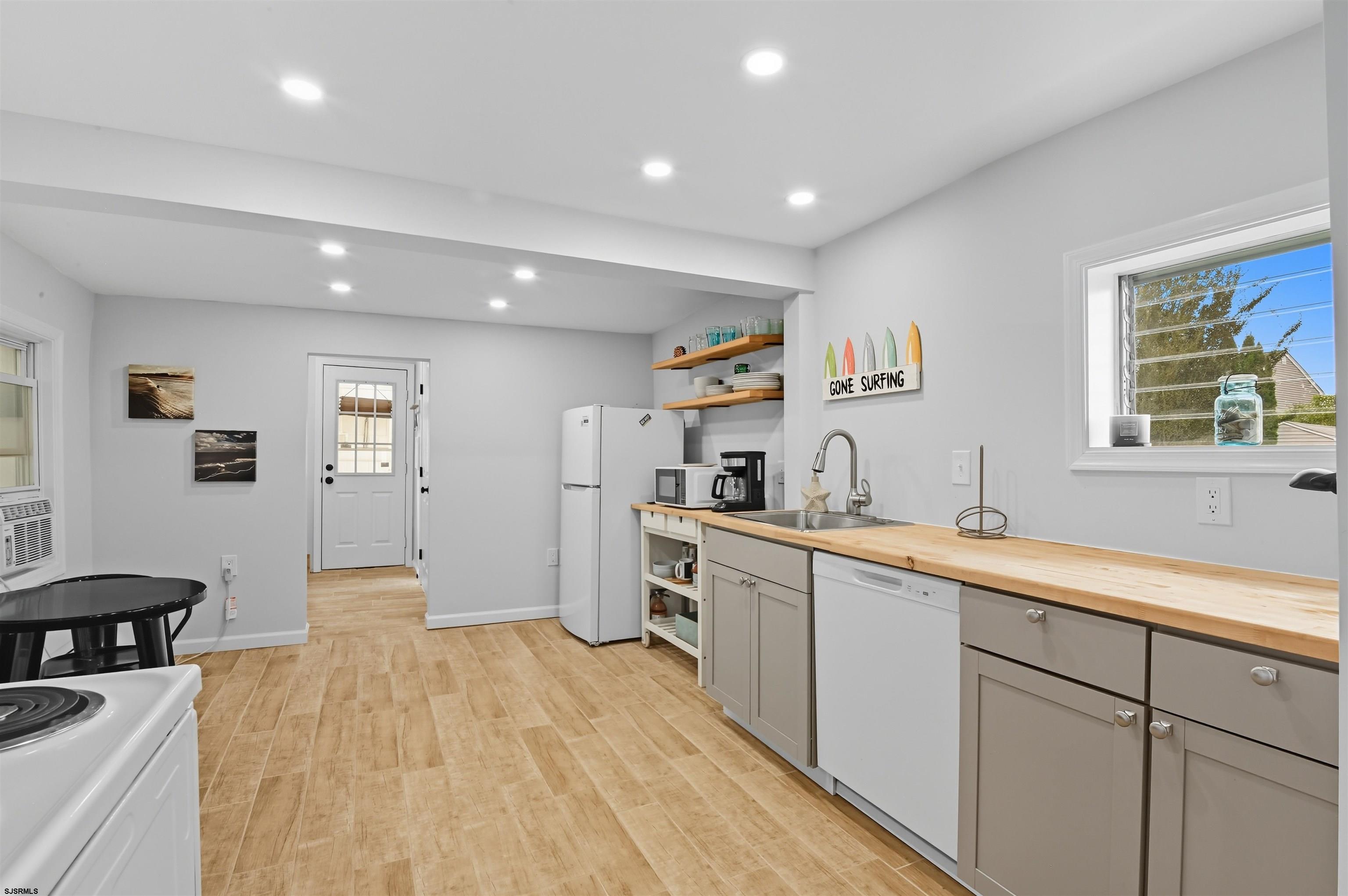 22 N Coolidge Avenue