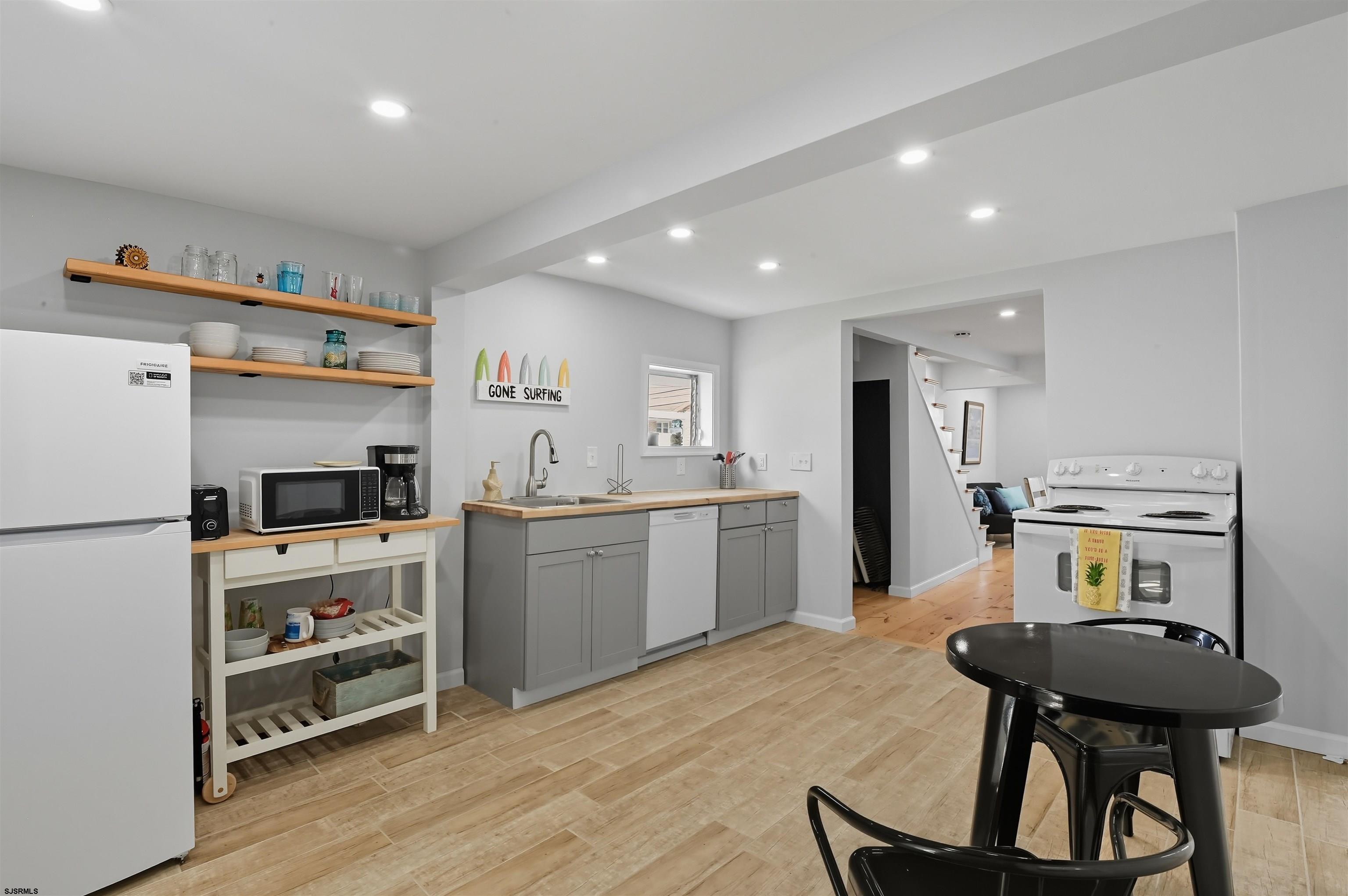 22 N Coolidge Avenue