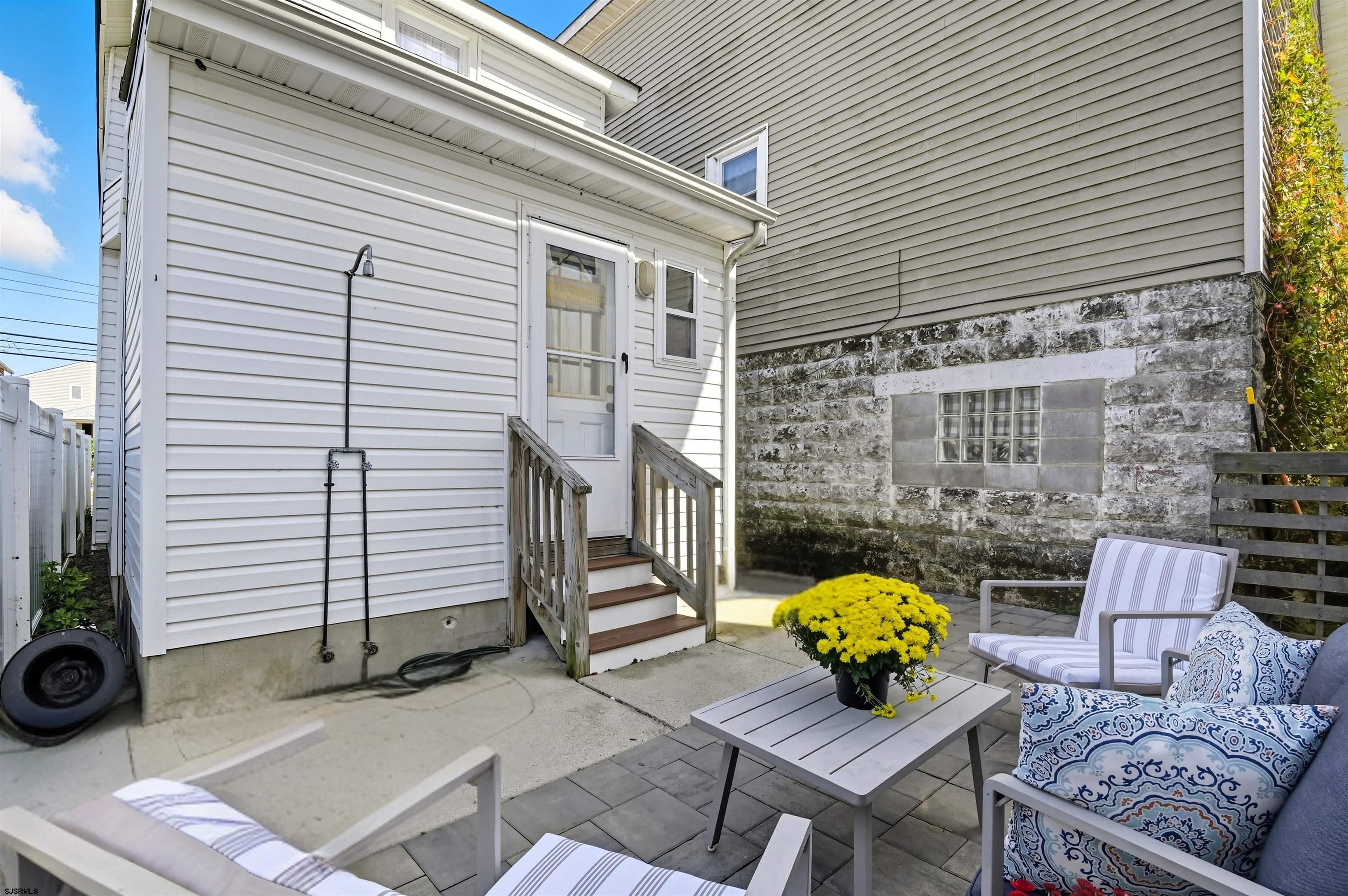 22 N Coolidge Avenue