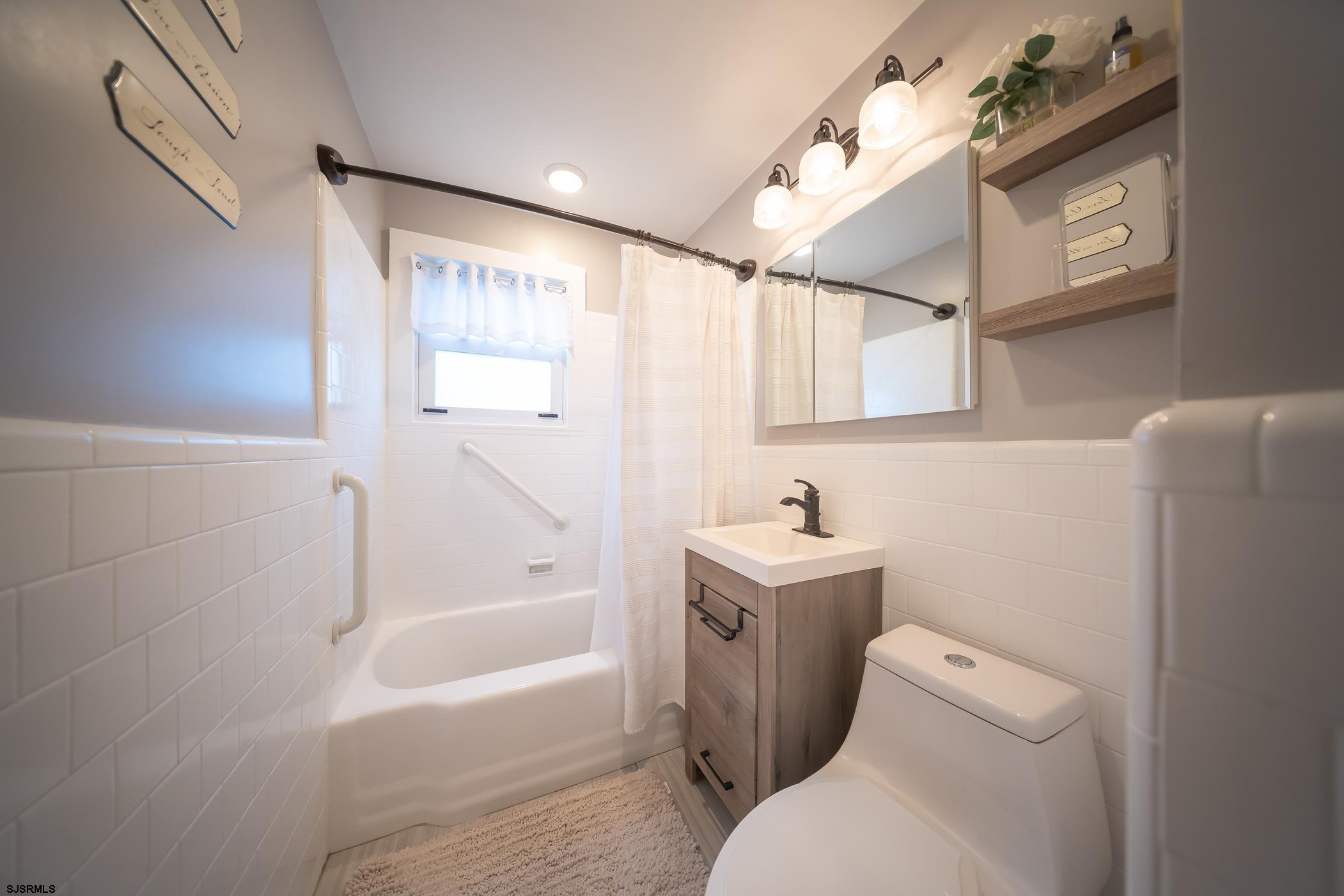 222 N Delavan Avenue