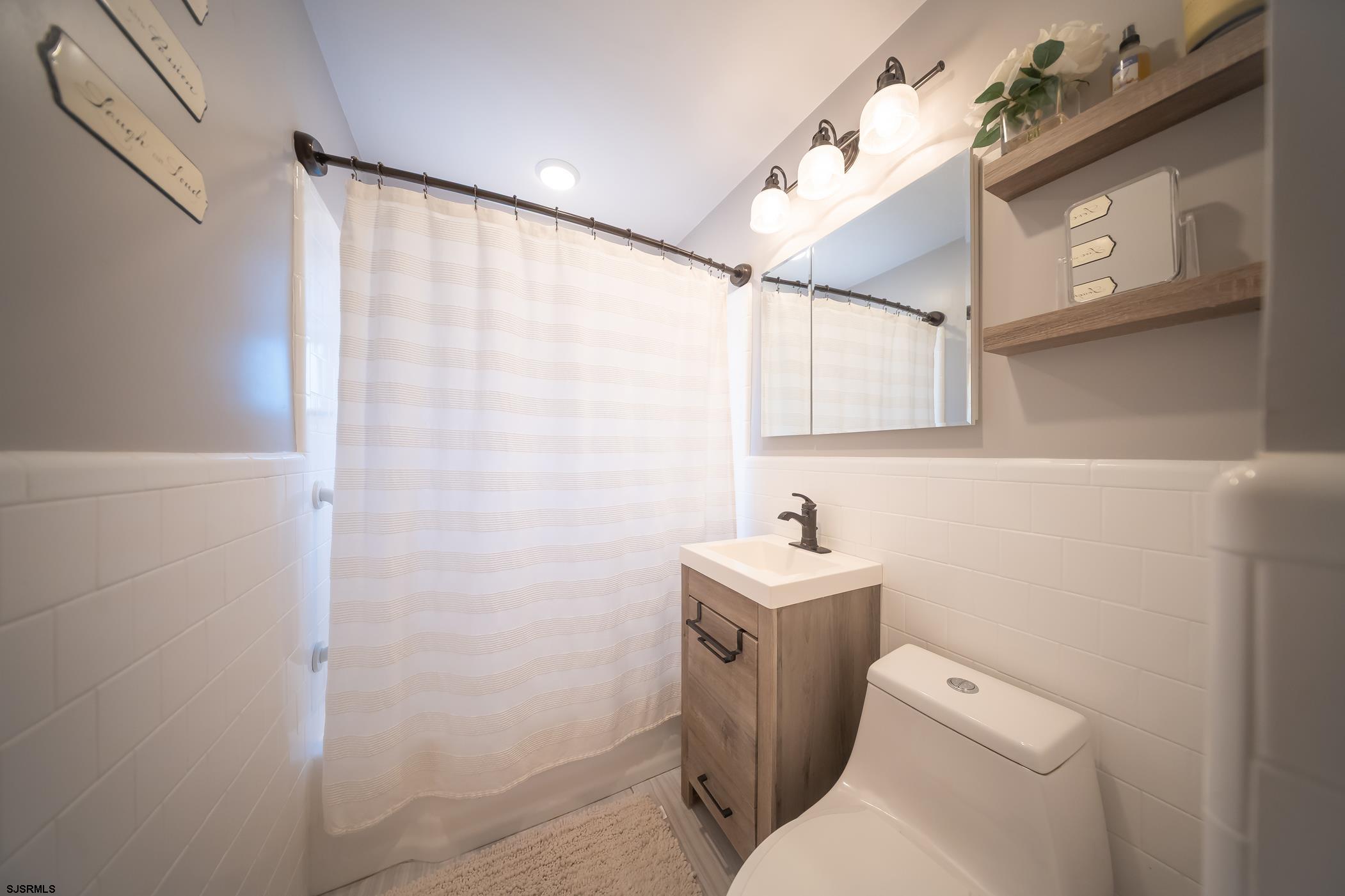 222 N Delavan Avenue