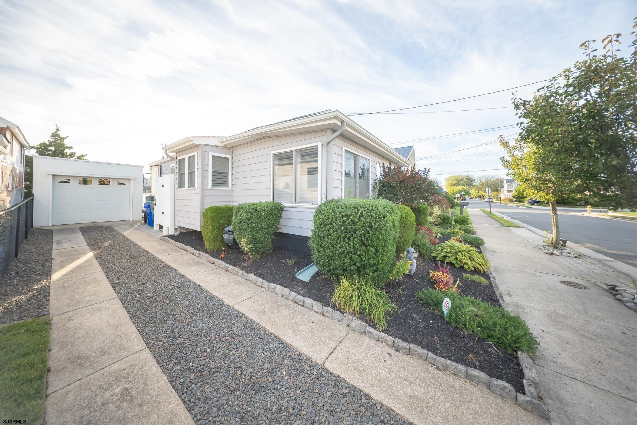 222 N Delavan Avenue