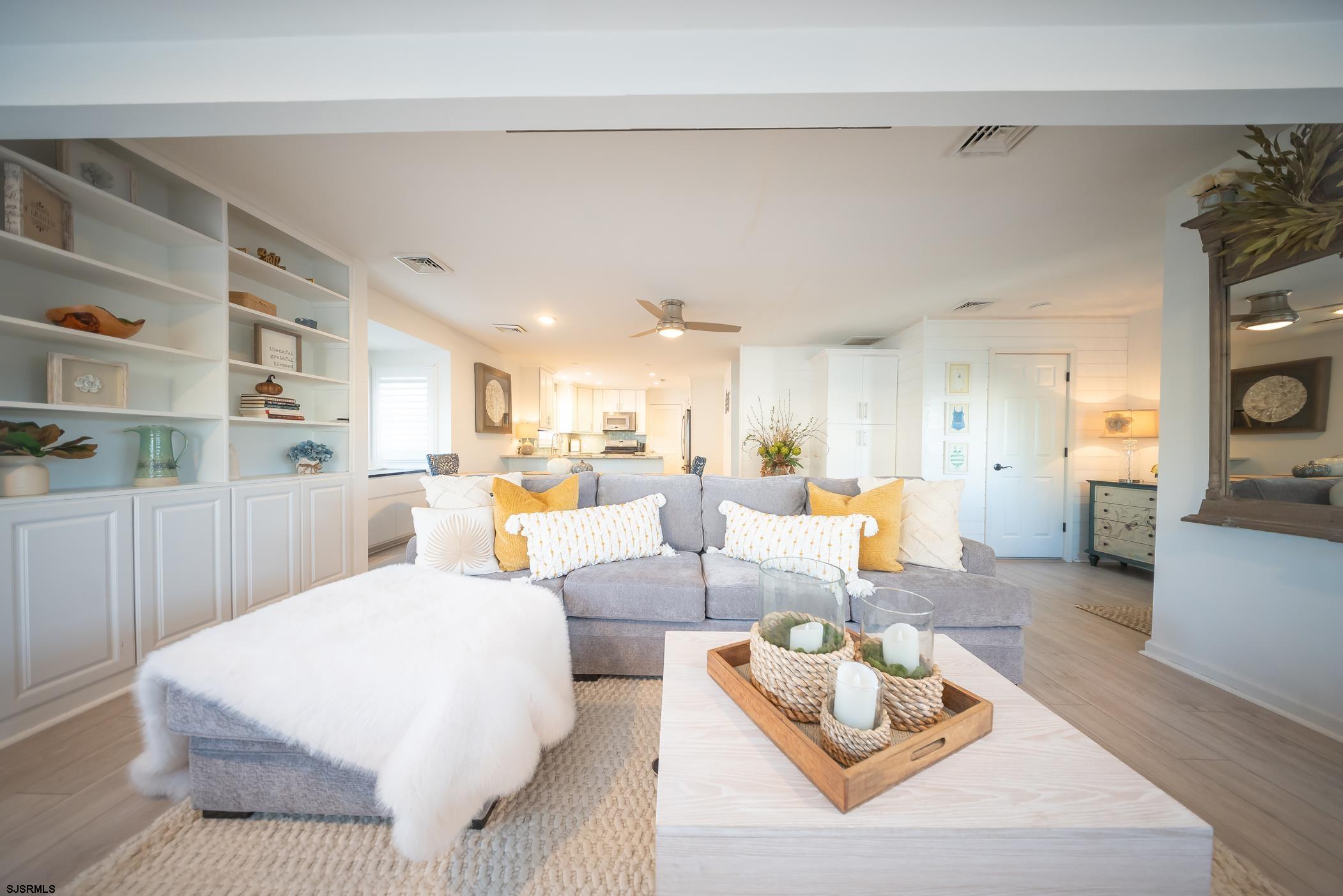 222 N Delavan Avenue - Picture 3