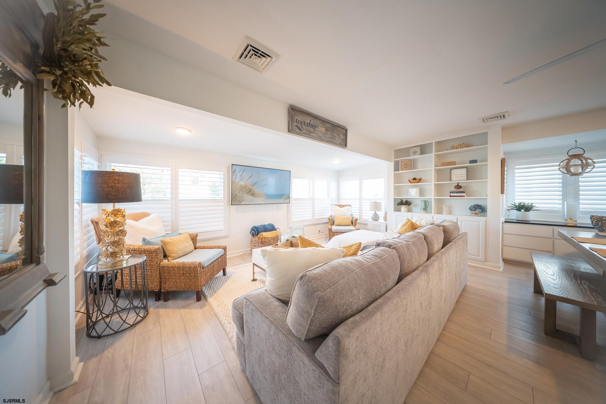 222 N Delavan Avenue