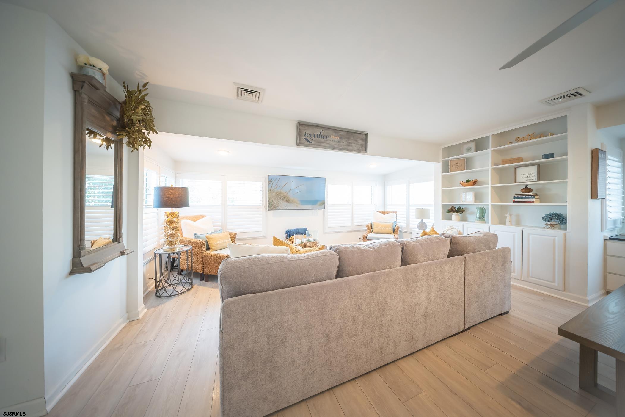 222 N Delavan Avenue