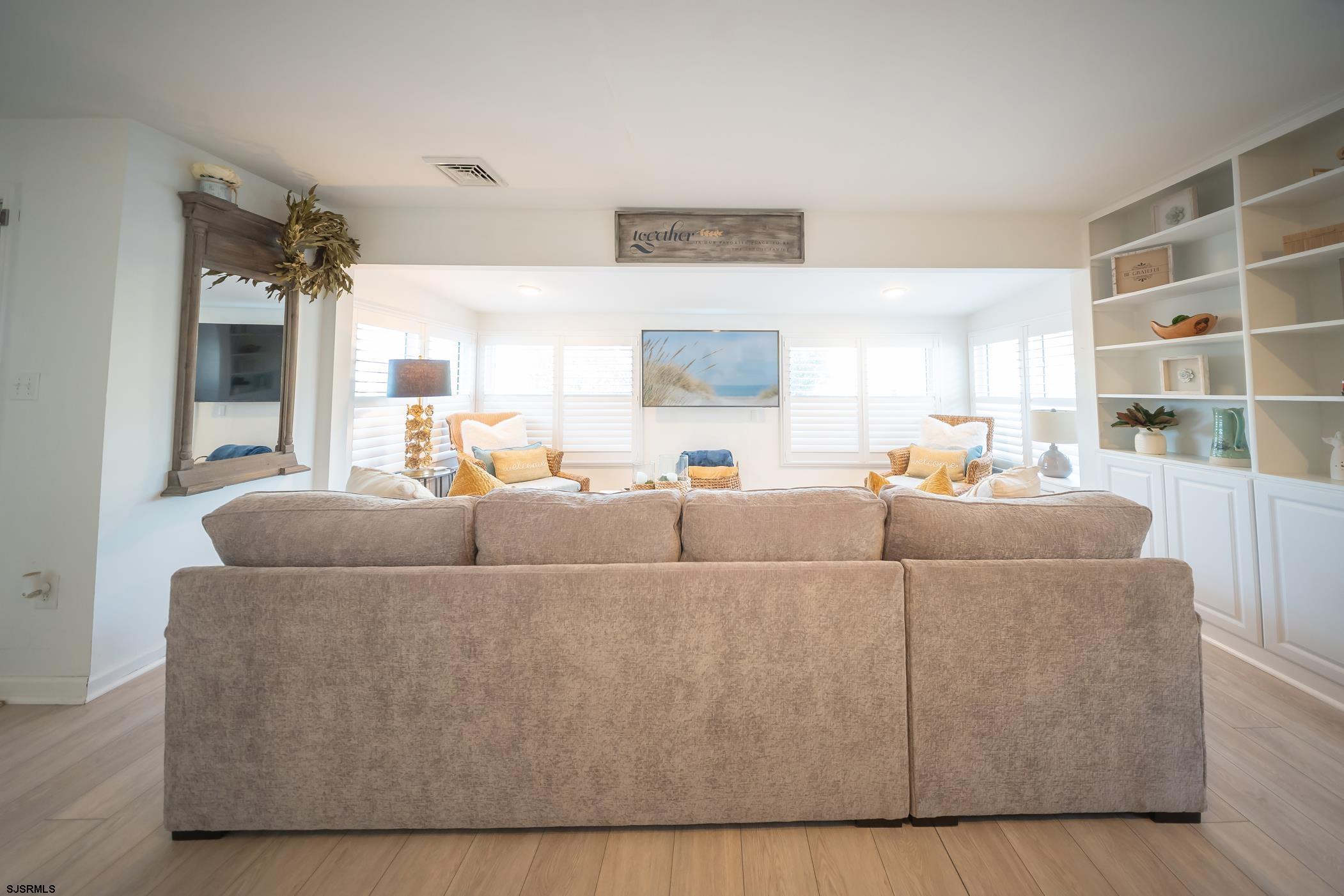 222 N Delavan Avenue