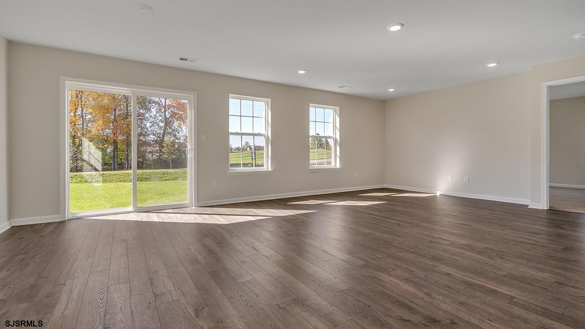 138 Hilton Head Ct - Picture 1