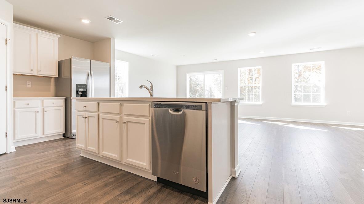 138 Hilton Head Ct - Picture 4