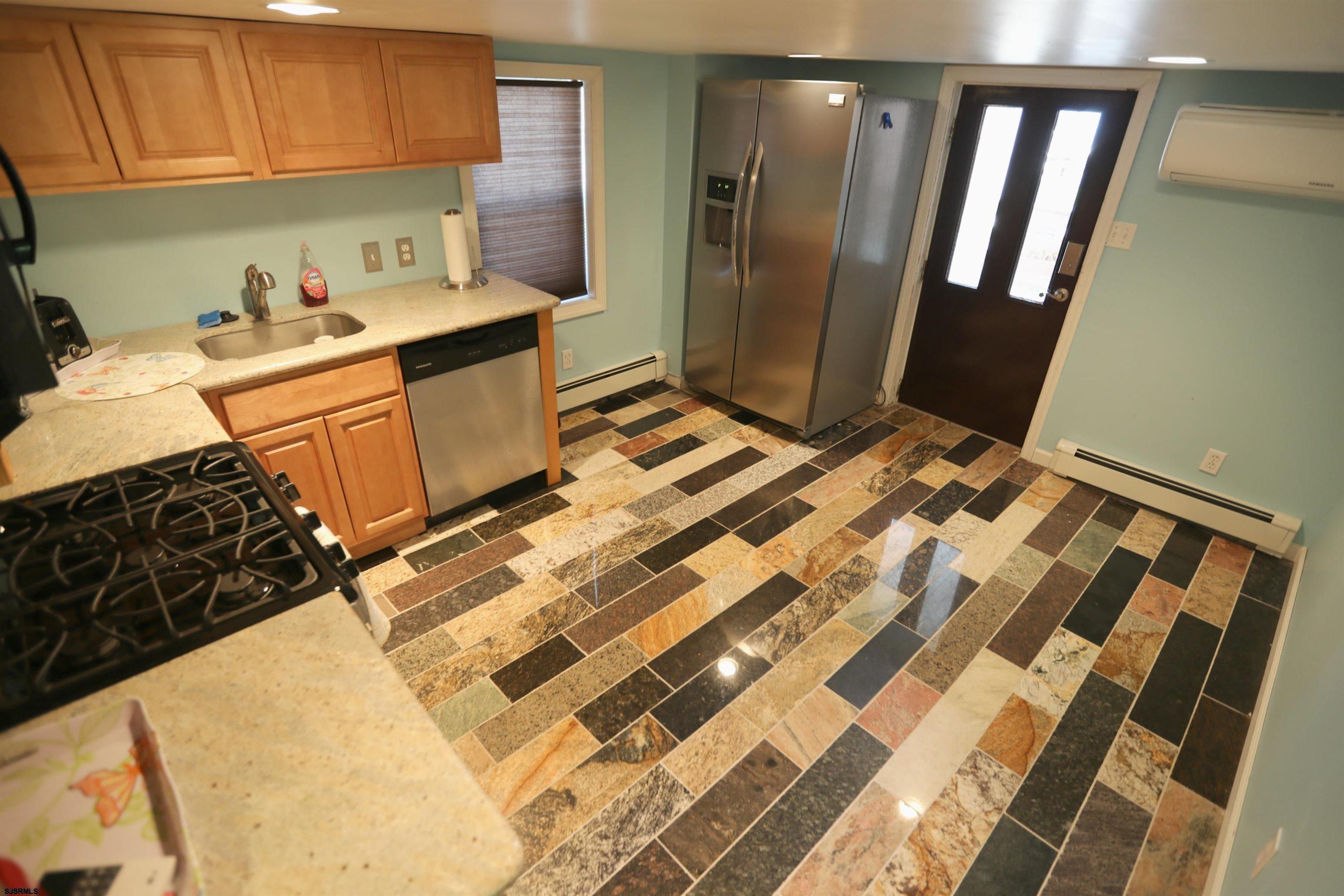 26 N Richards Avenue