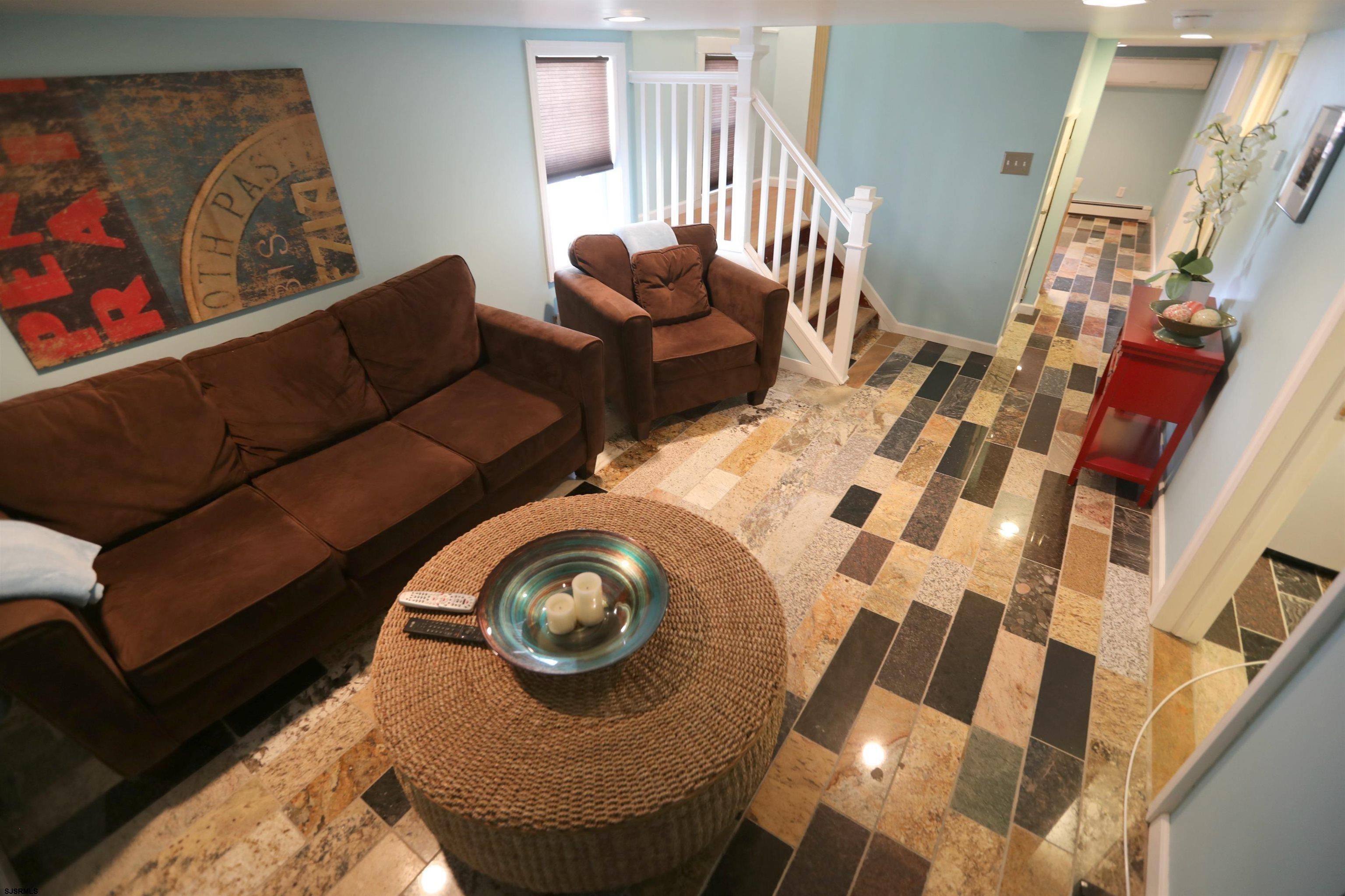 26 N Richards Avenue