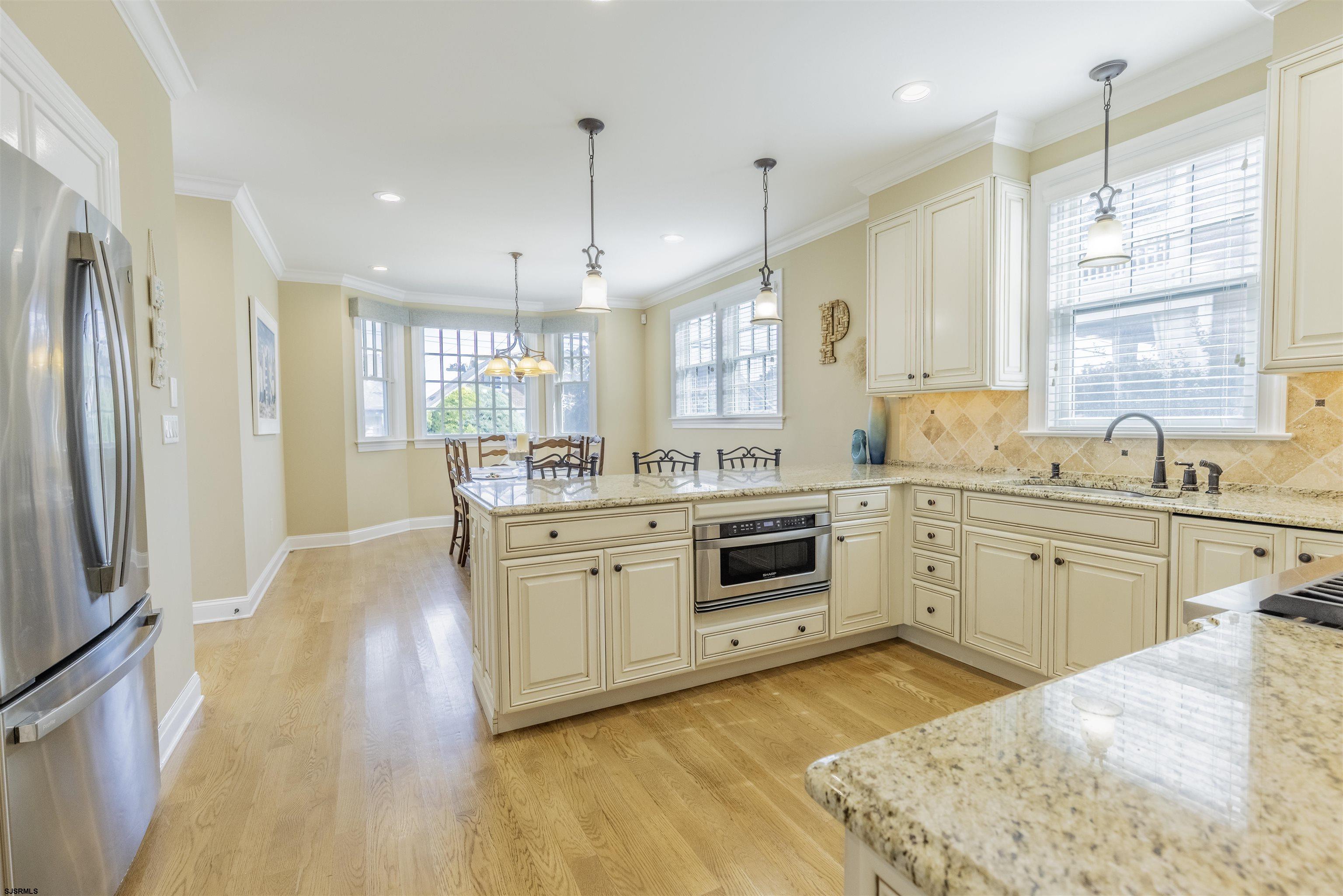 38 N Gladstone Avenue