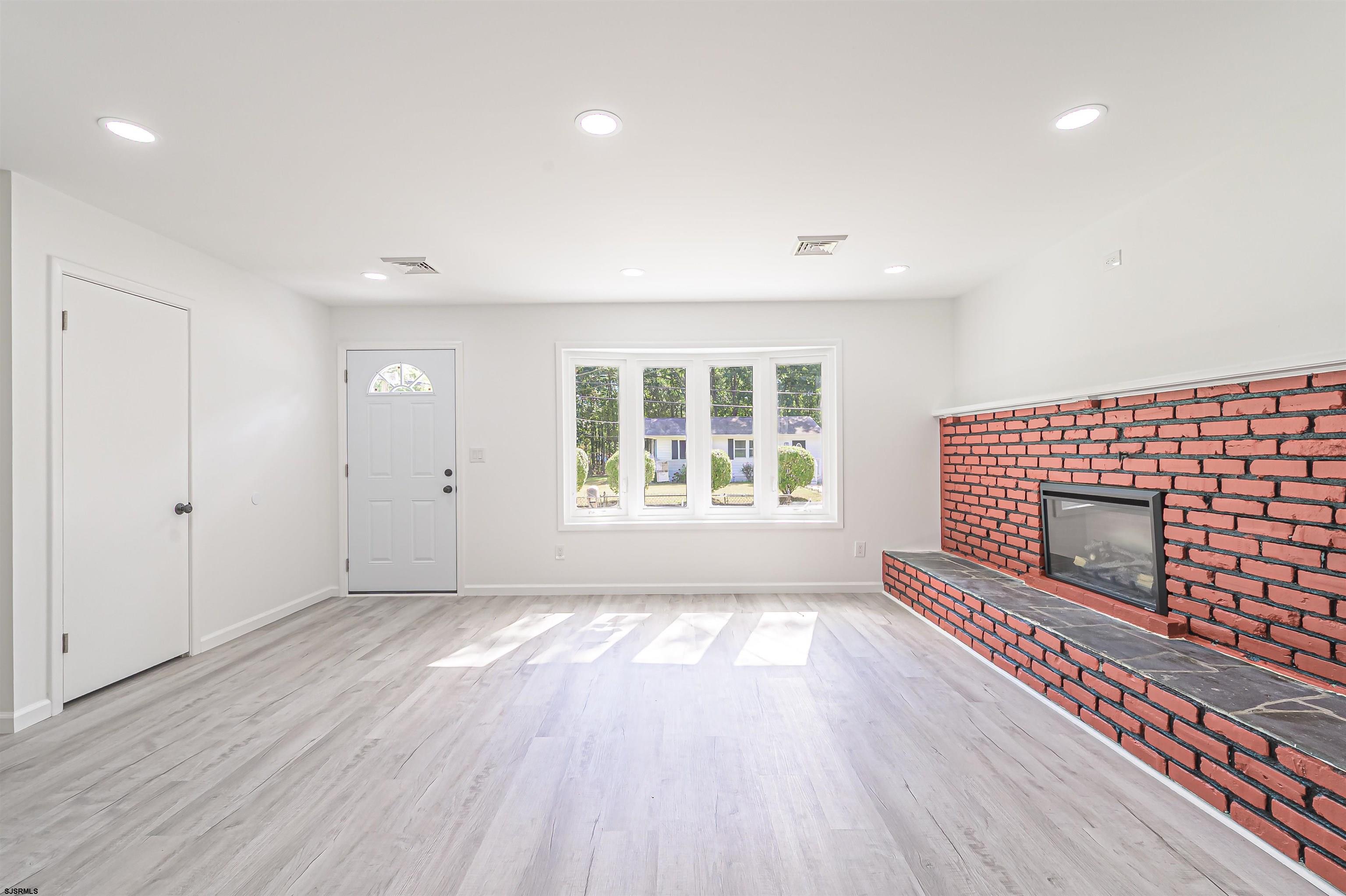 25 Robin Road