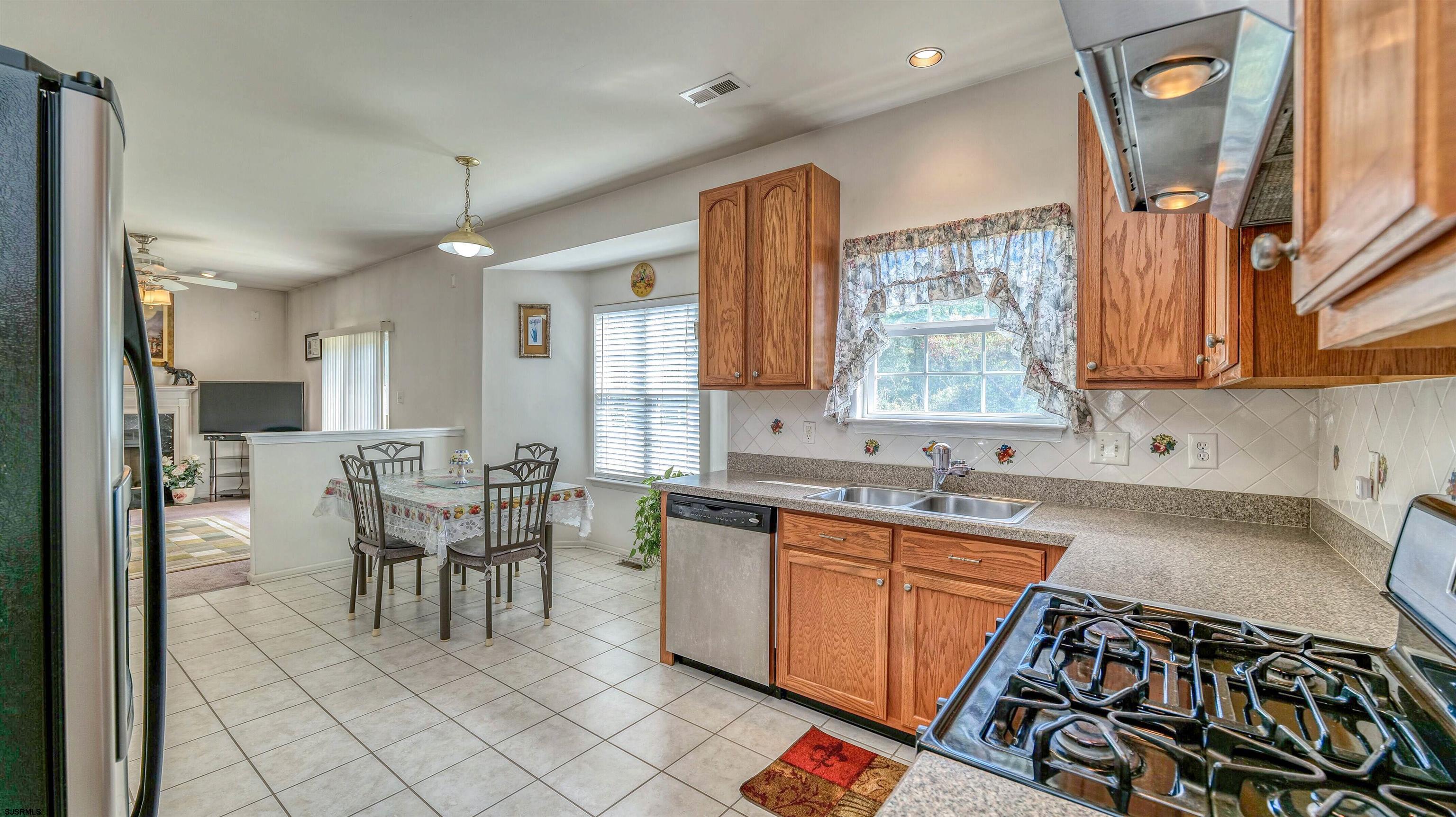 23 Ivystone Dr