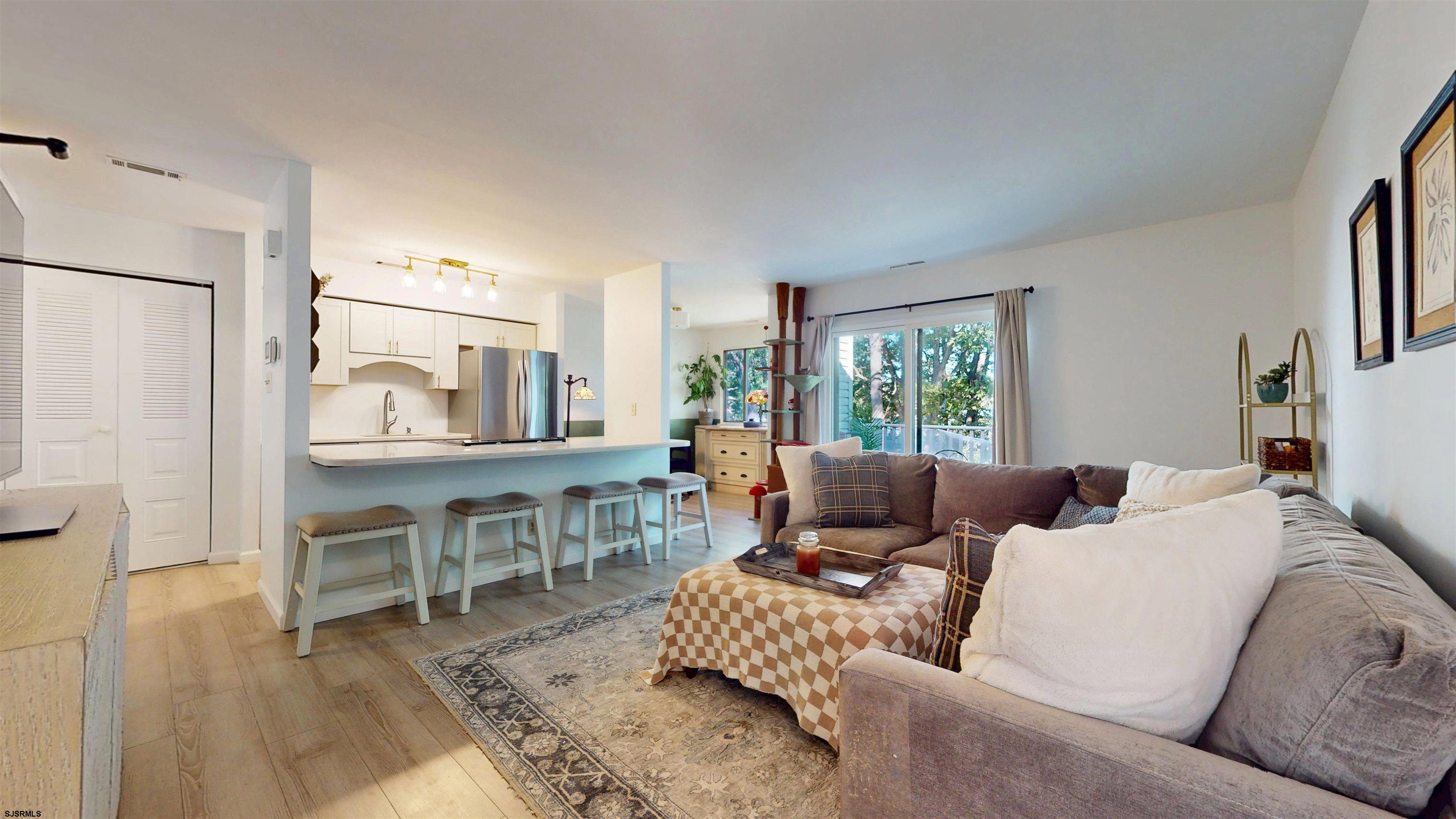 8 Country Spruce Ln