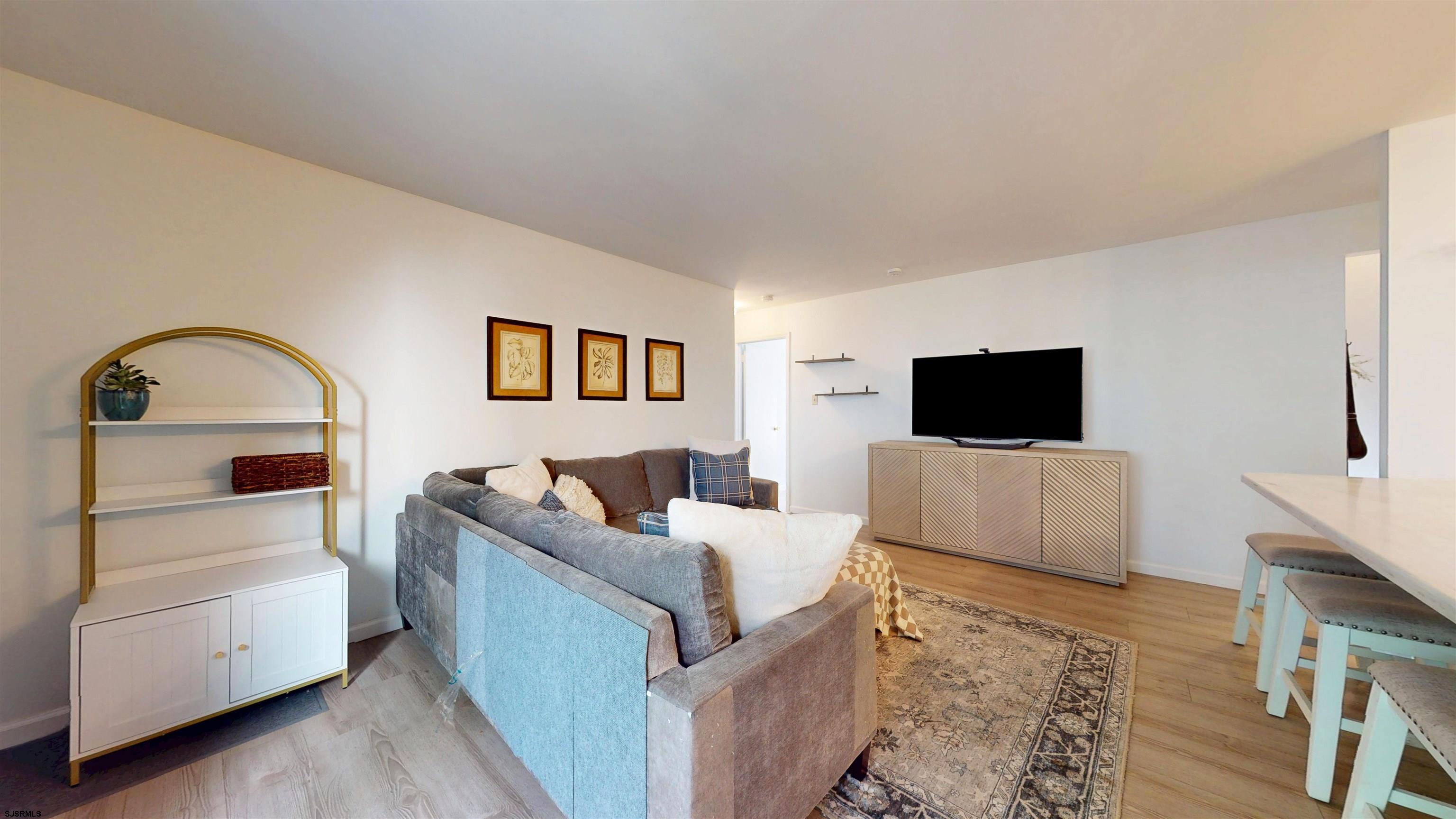 8 Country Spruce Ln