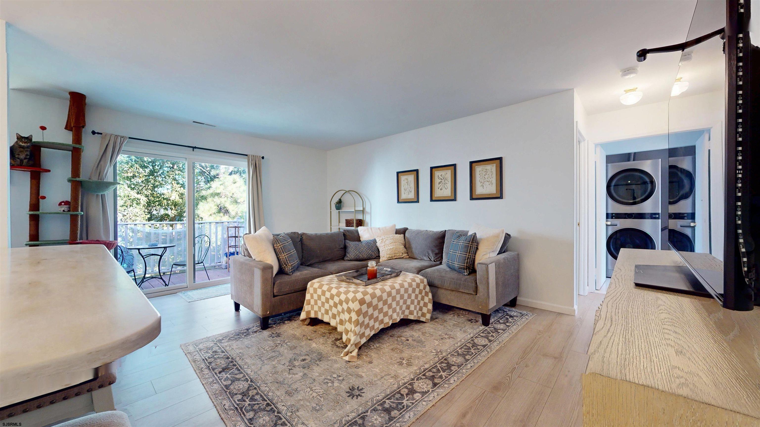 8 Country Spruce Ln