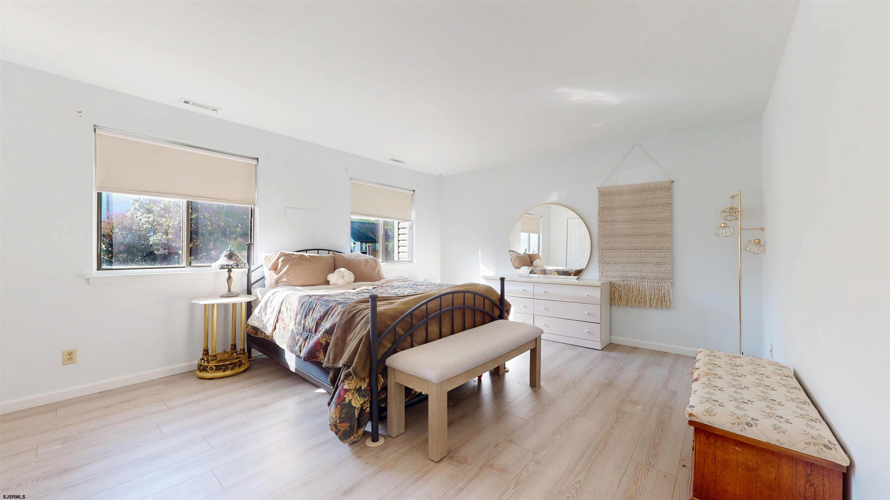 8 Country Spruce Ln