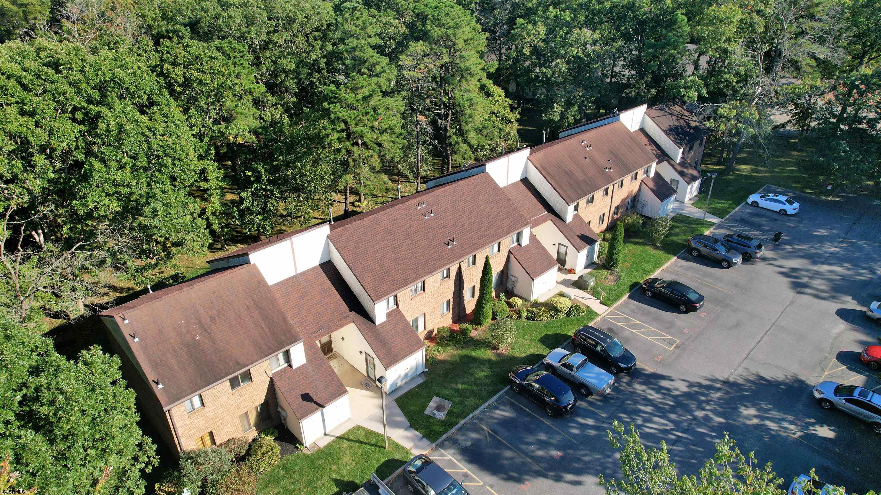 8 Country Spruce Ln