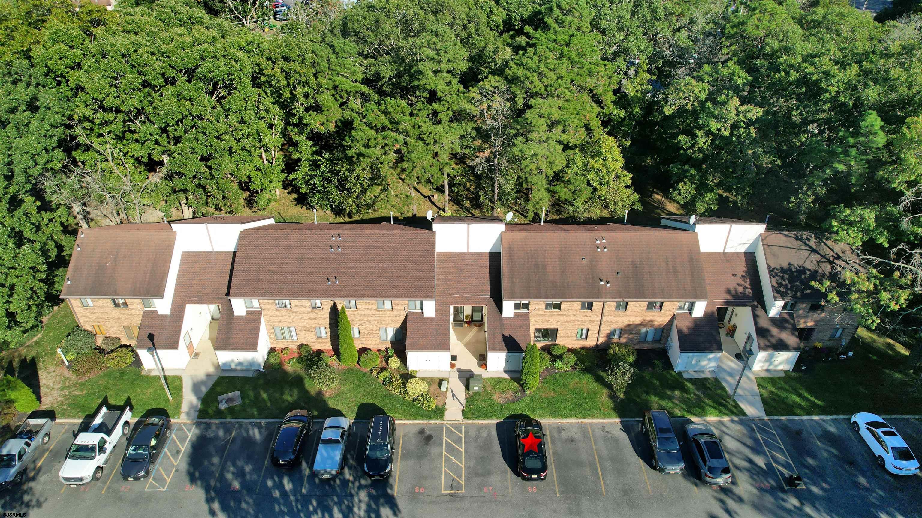 8 Country Spruce Ln