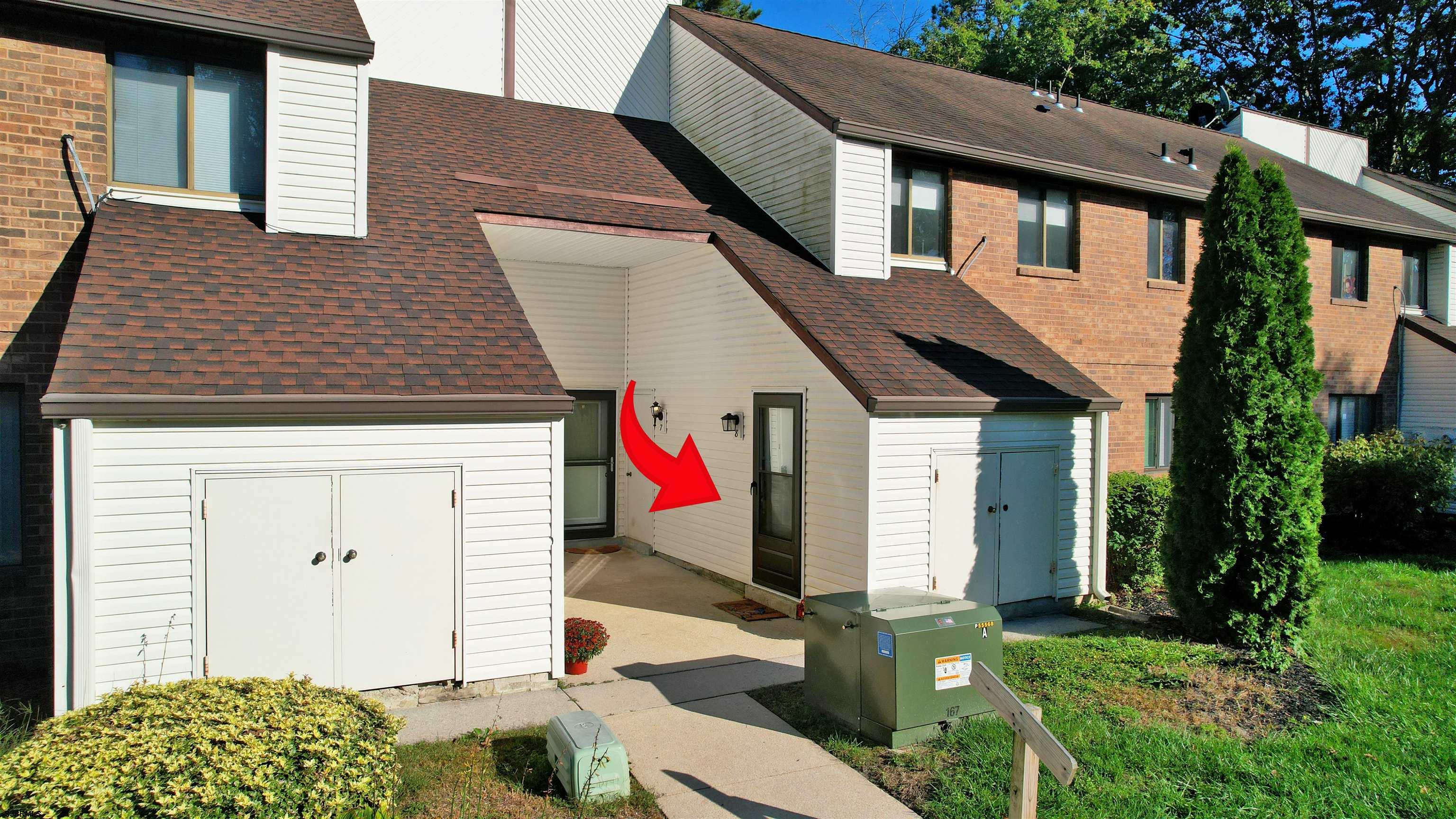 8 Country Spruce Ln