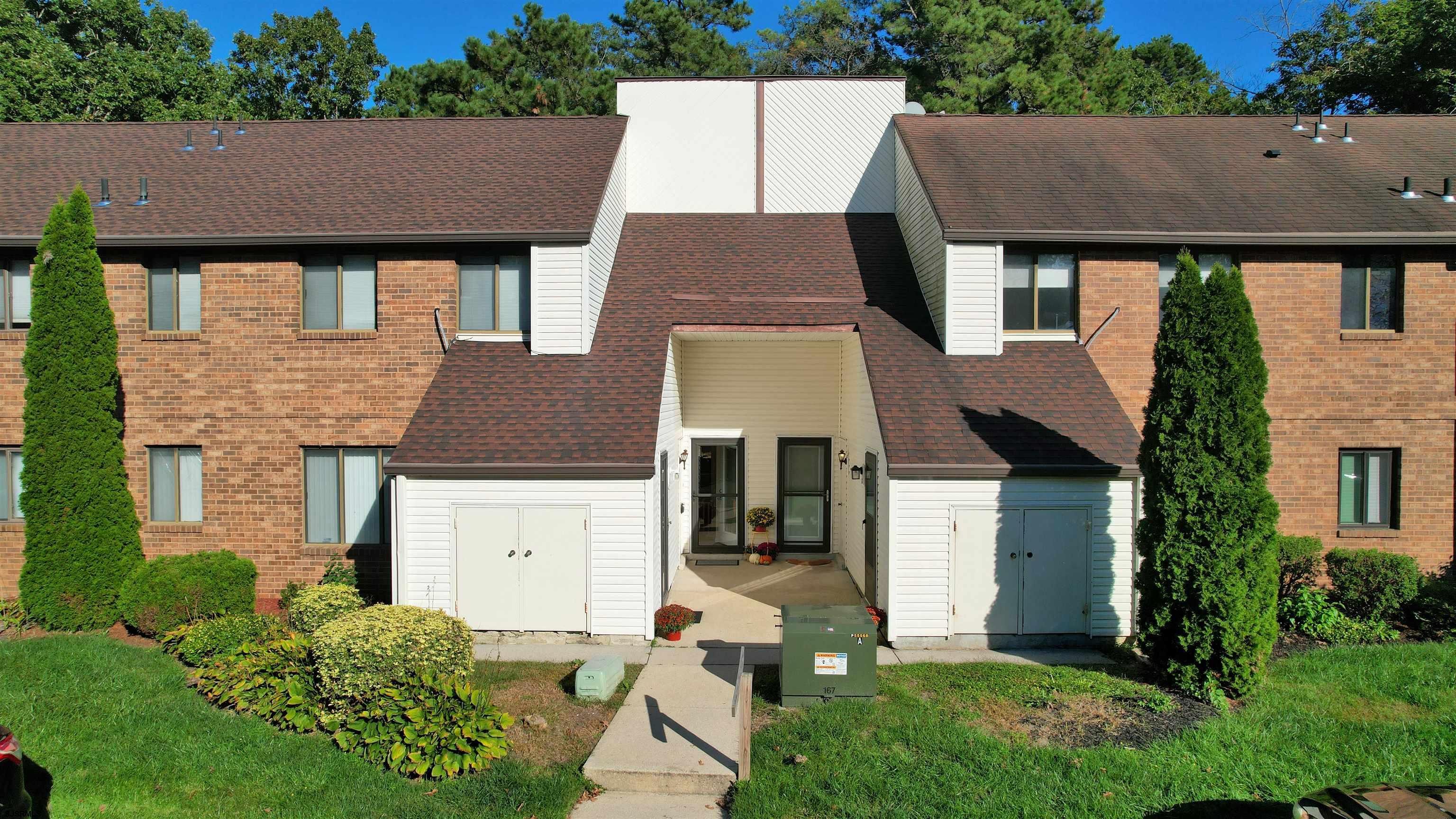 8 Country Spruce Ln