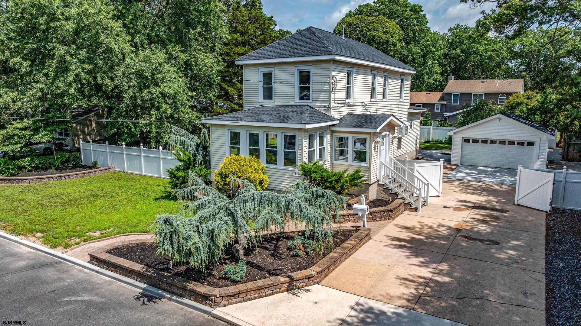 413 W Oakcrest - Picture 1