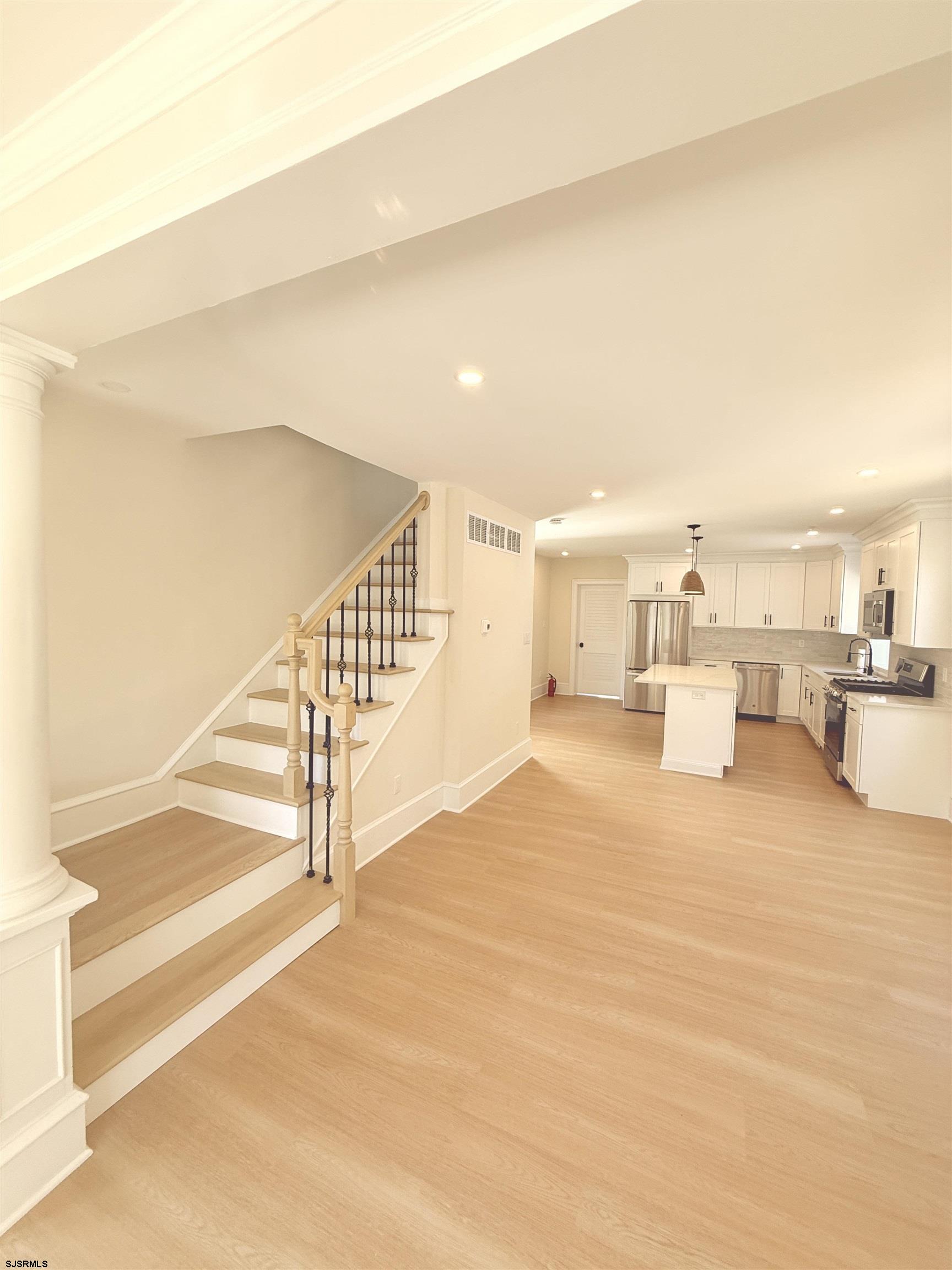 413 W Oakcrest