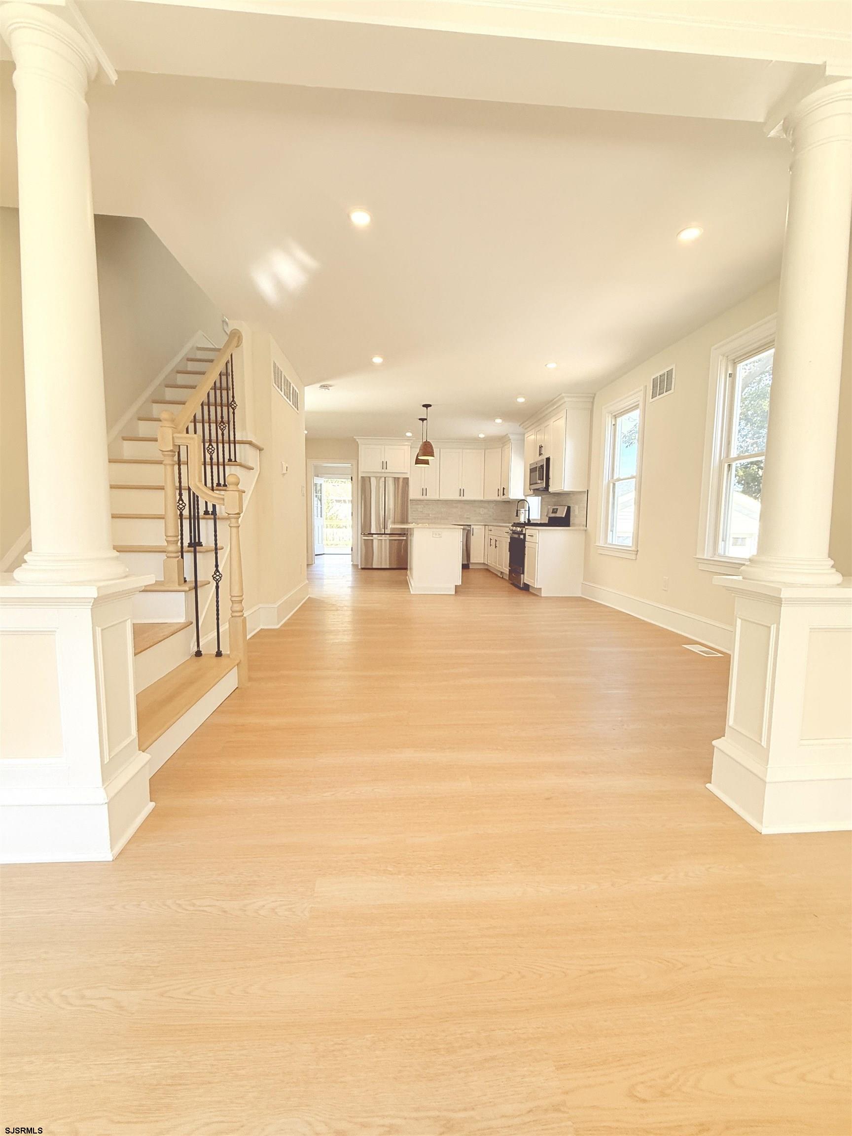 413 W Oakcrest