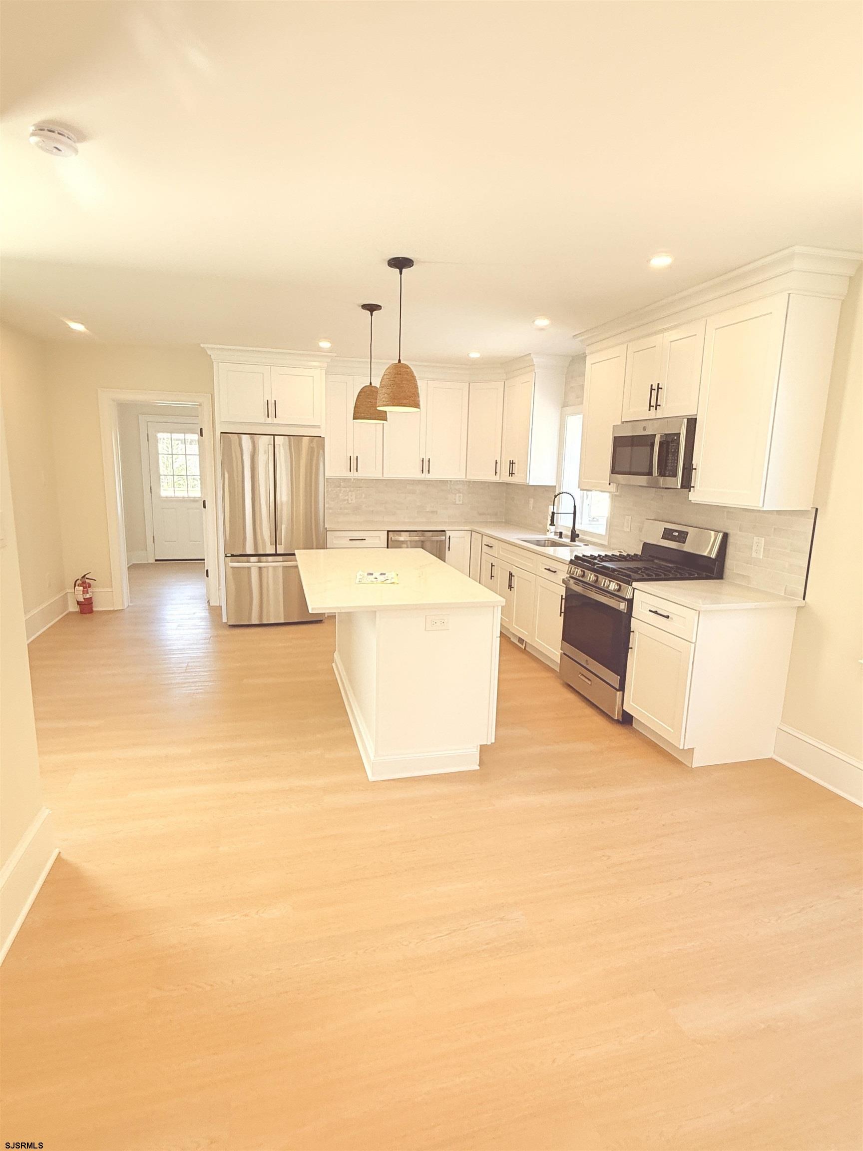 413 W Oakcrest