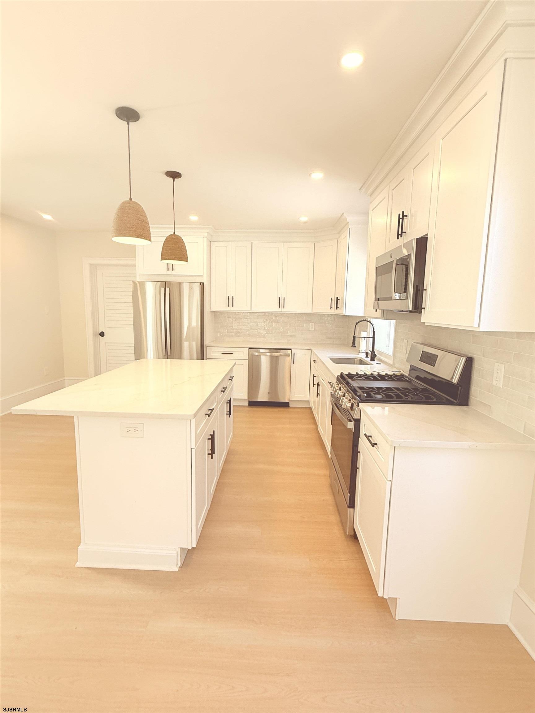 413 W Oakcrest