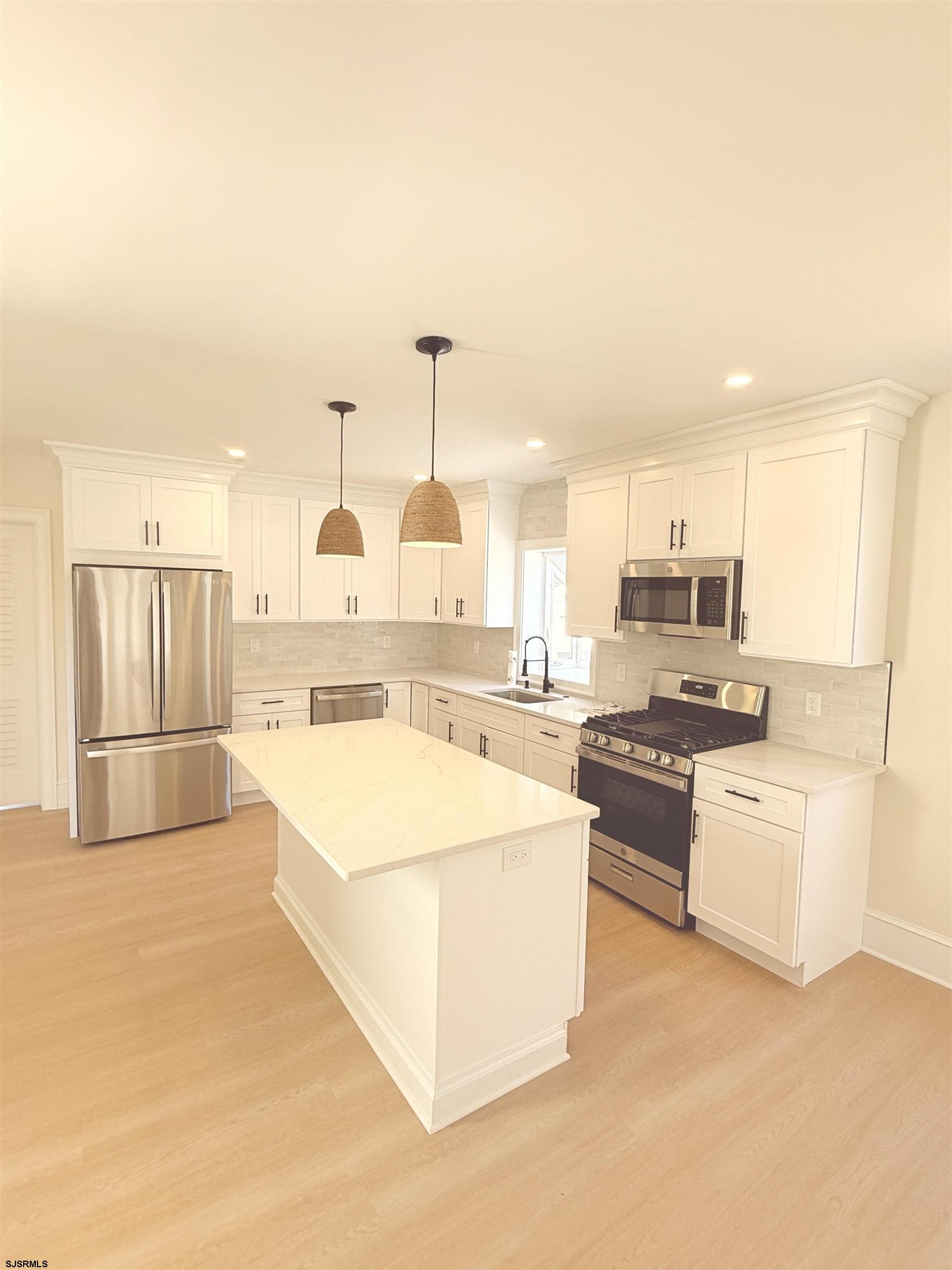 413 W Oakcrest