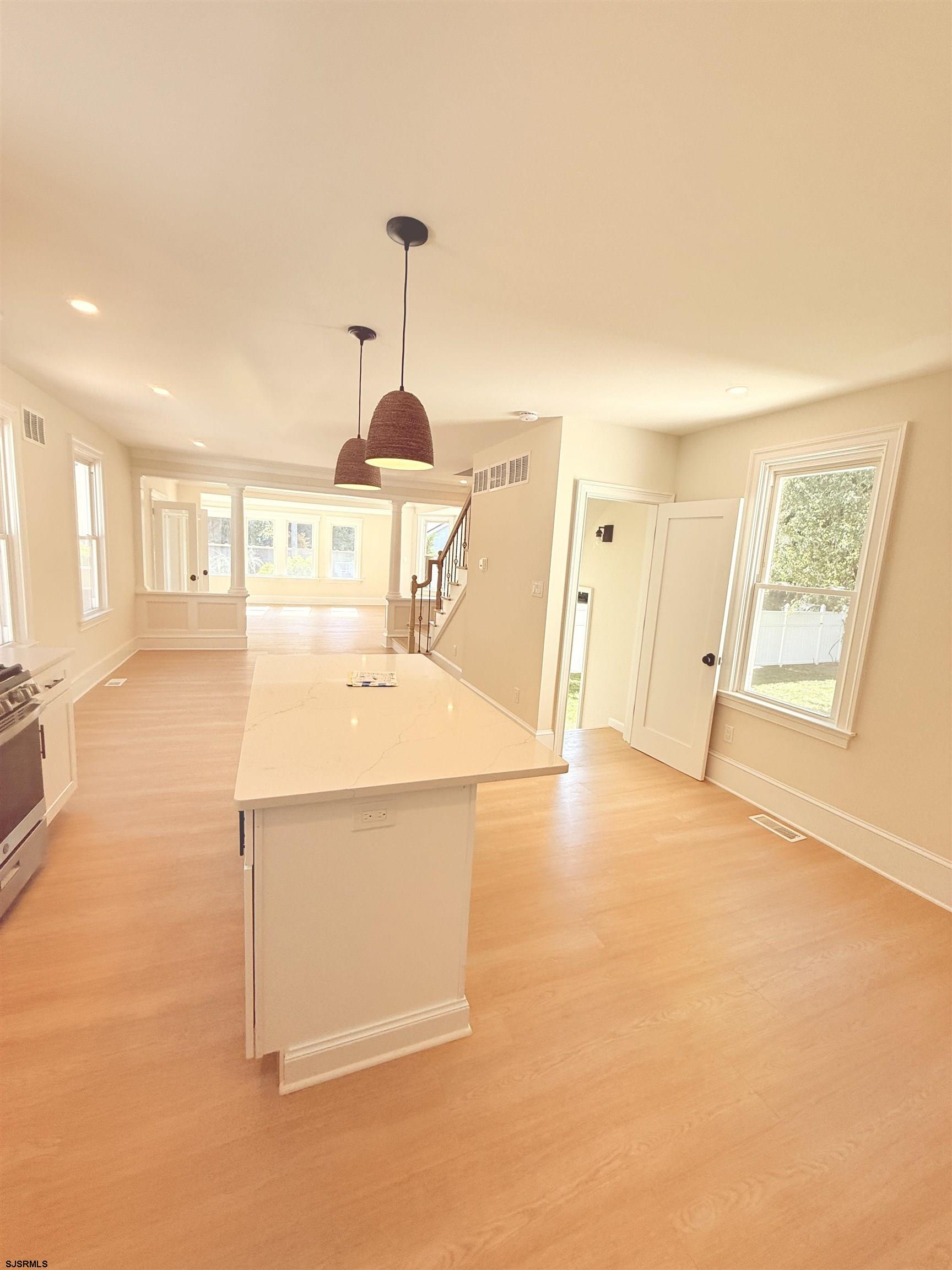 413 W Oakcrest
