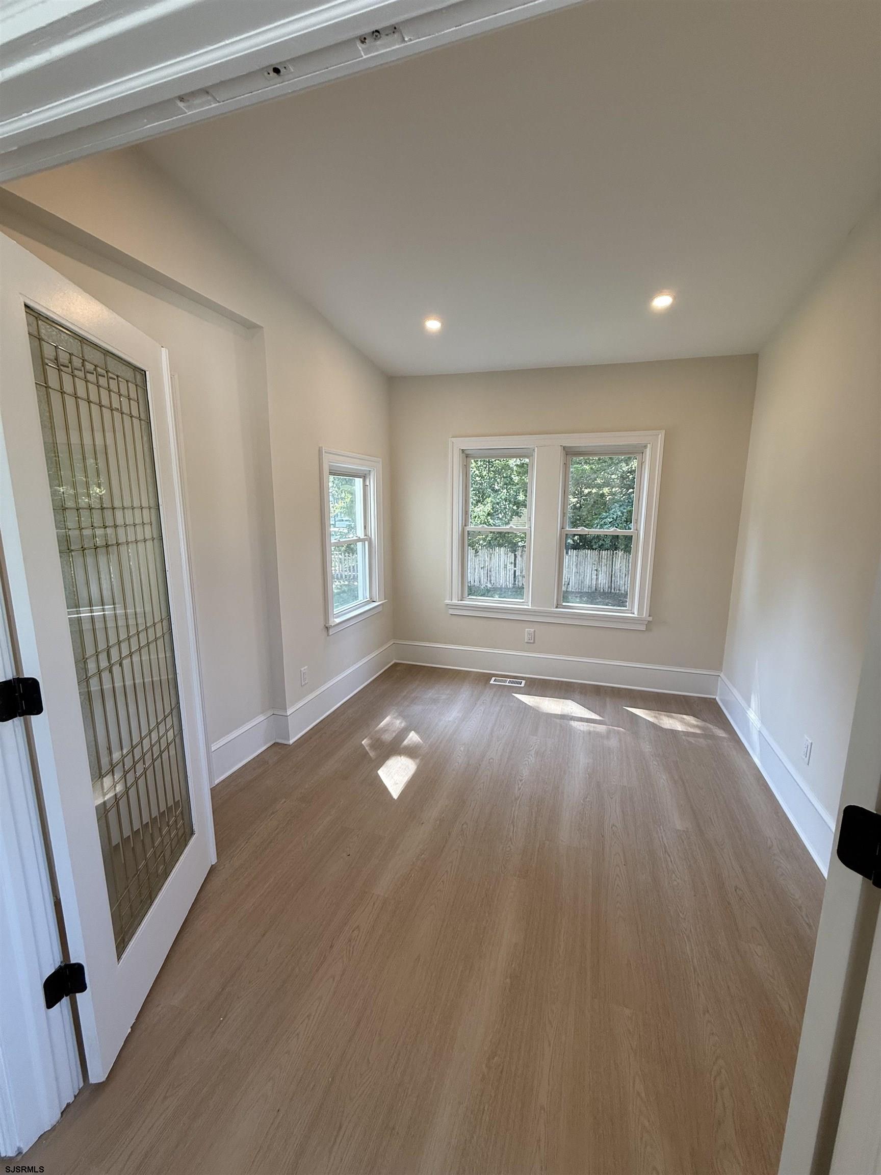 413 W Oakcrest