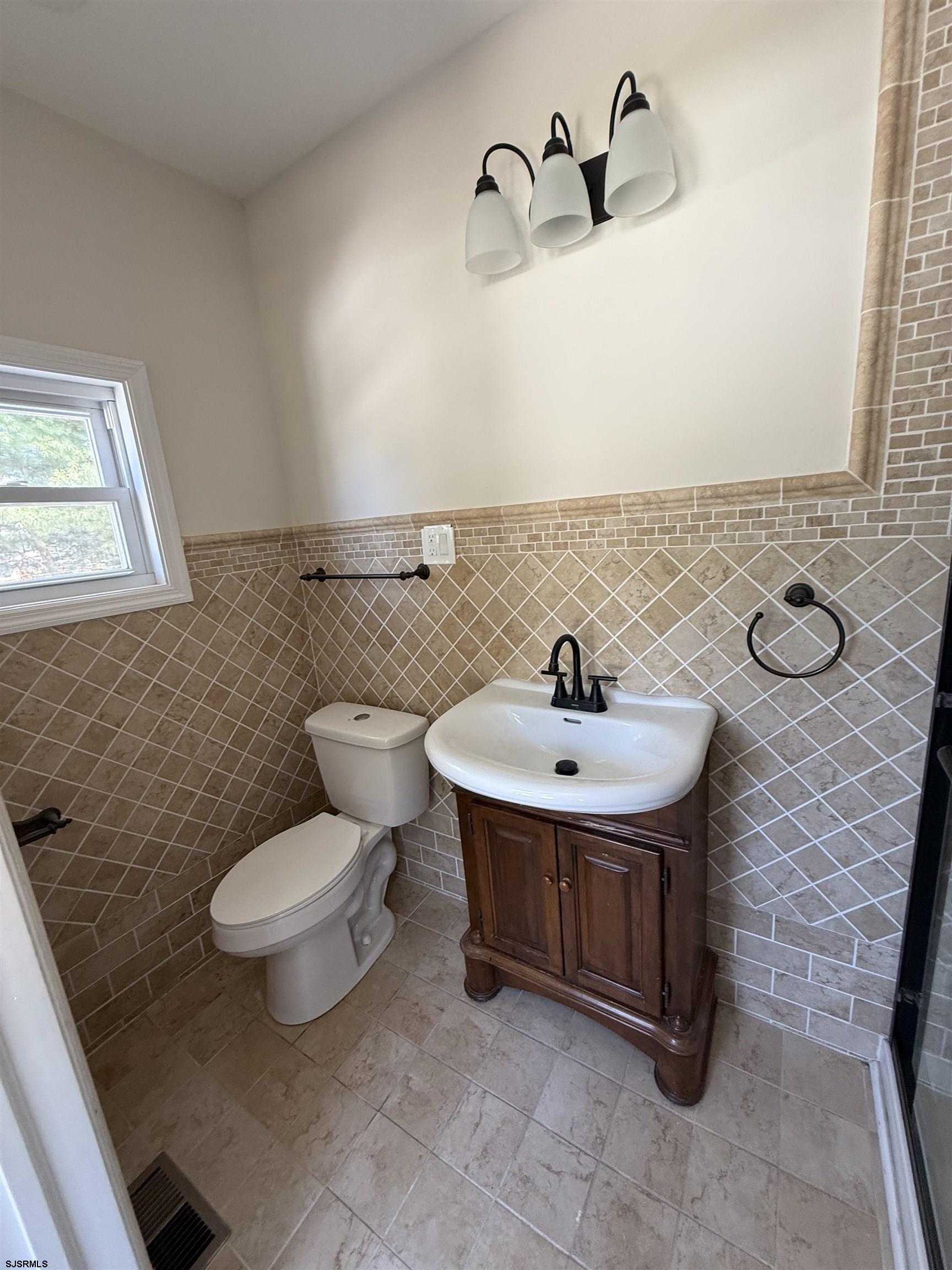 413 W Oakcrest