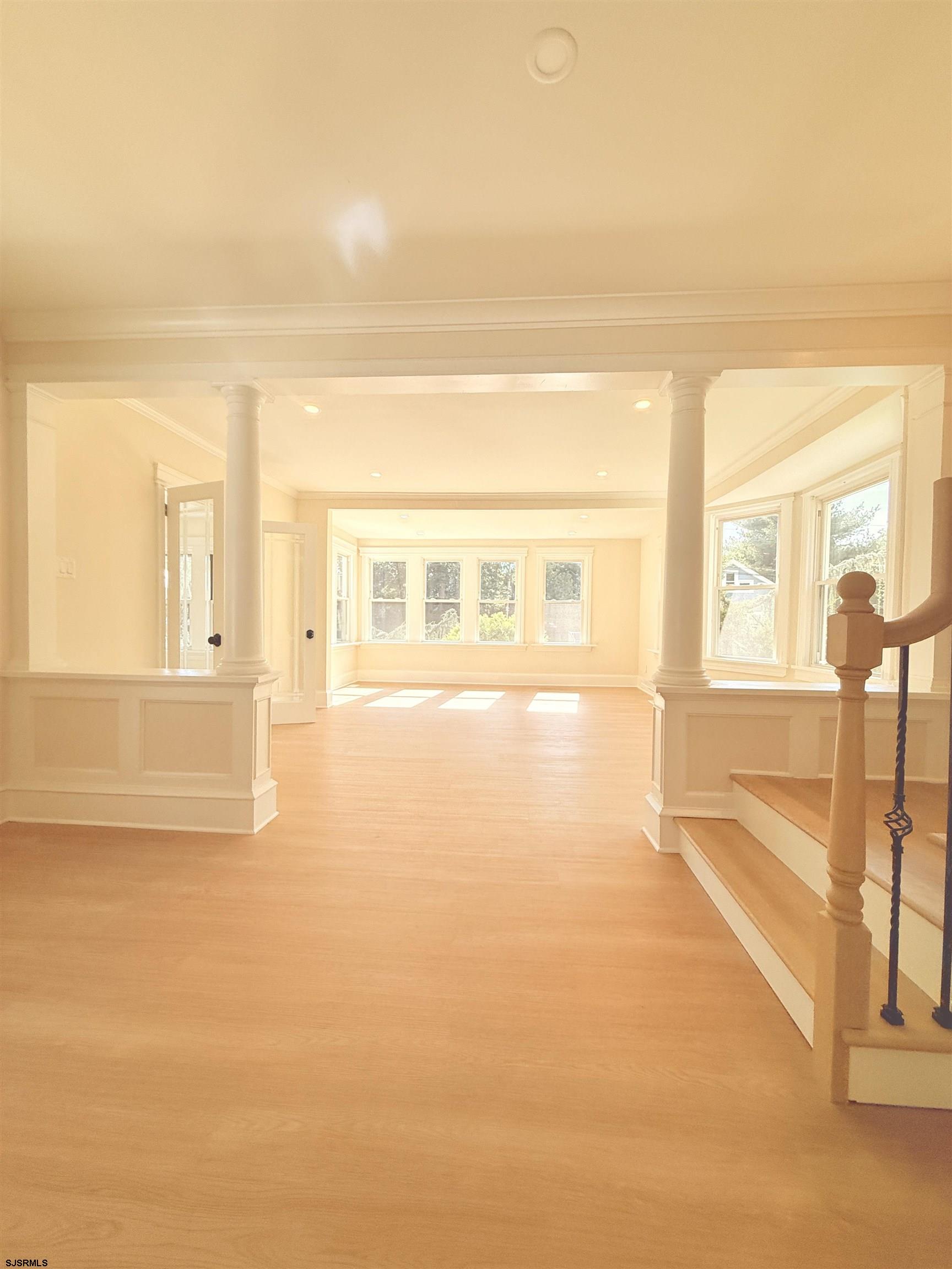 413 W Oakcrest