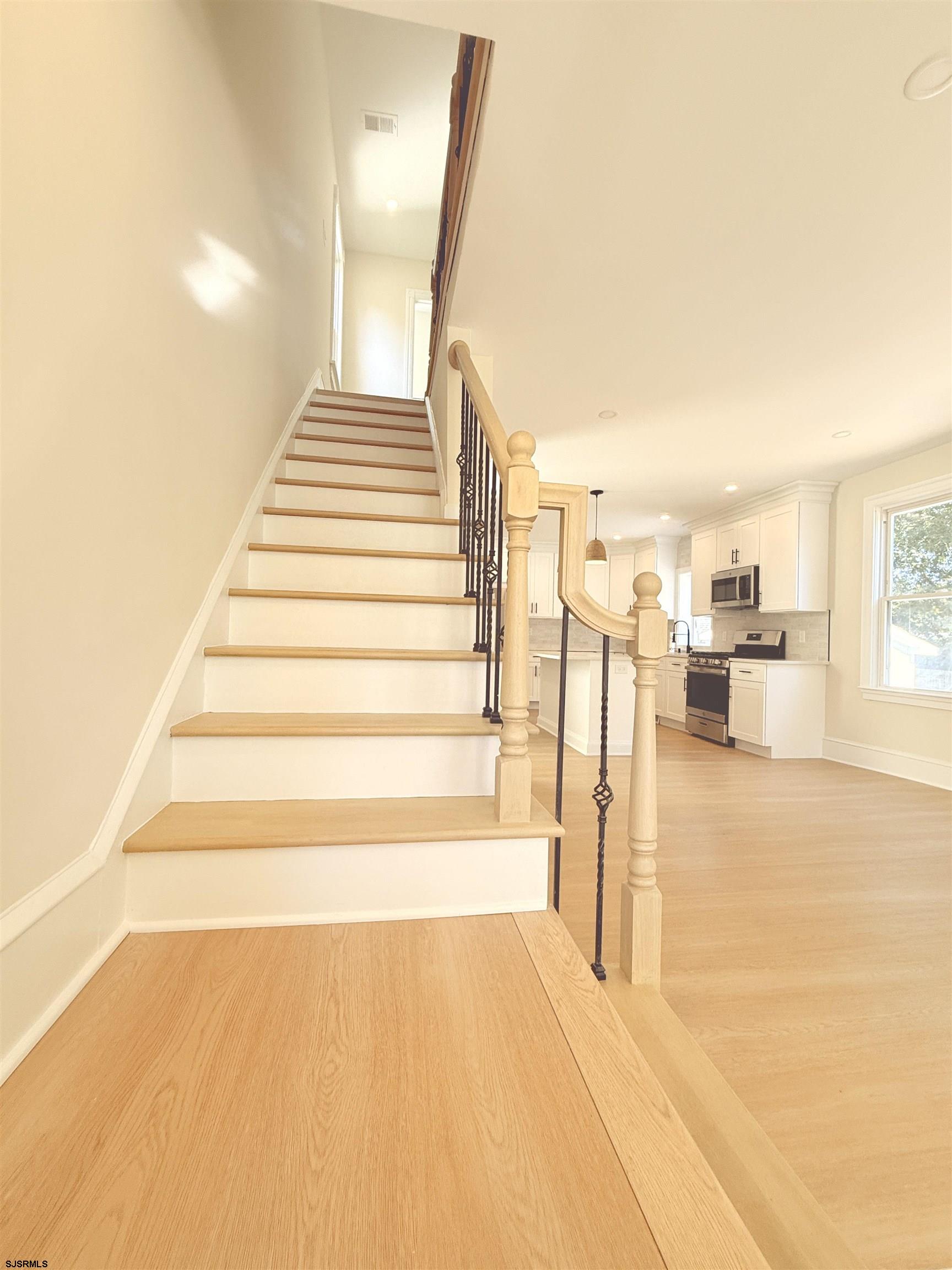 413 W Oakcrest