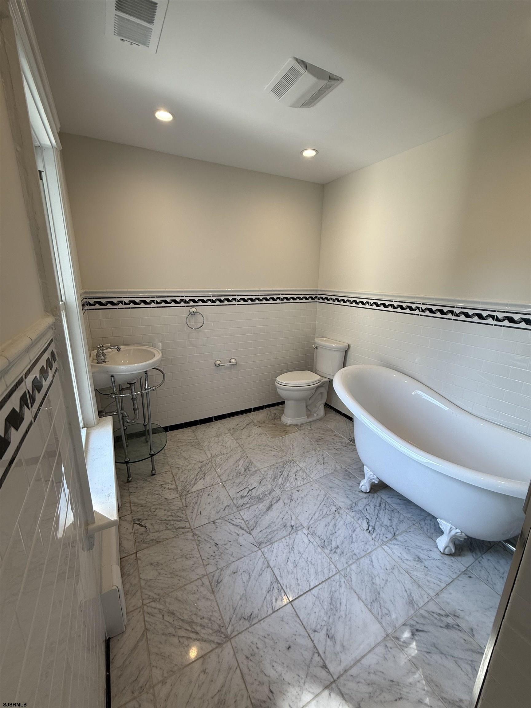 413 W Oakcrest