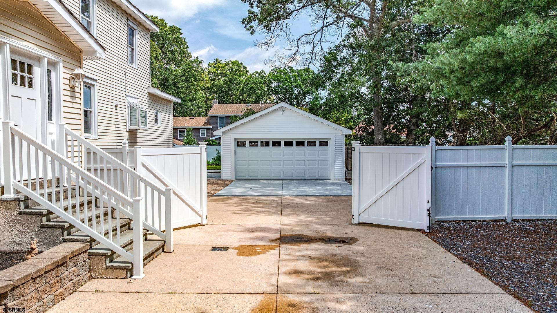 413 W Oakcrest - Picture 4