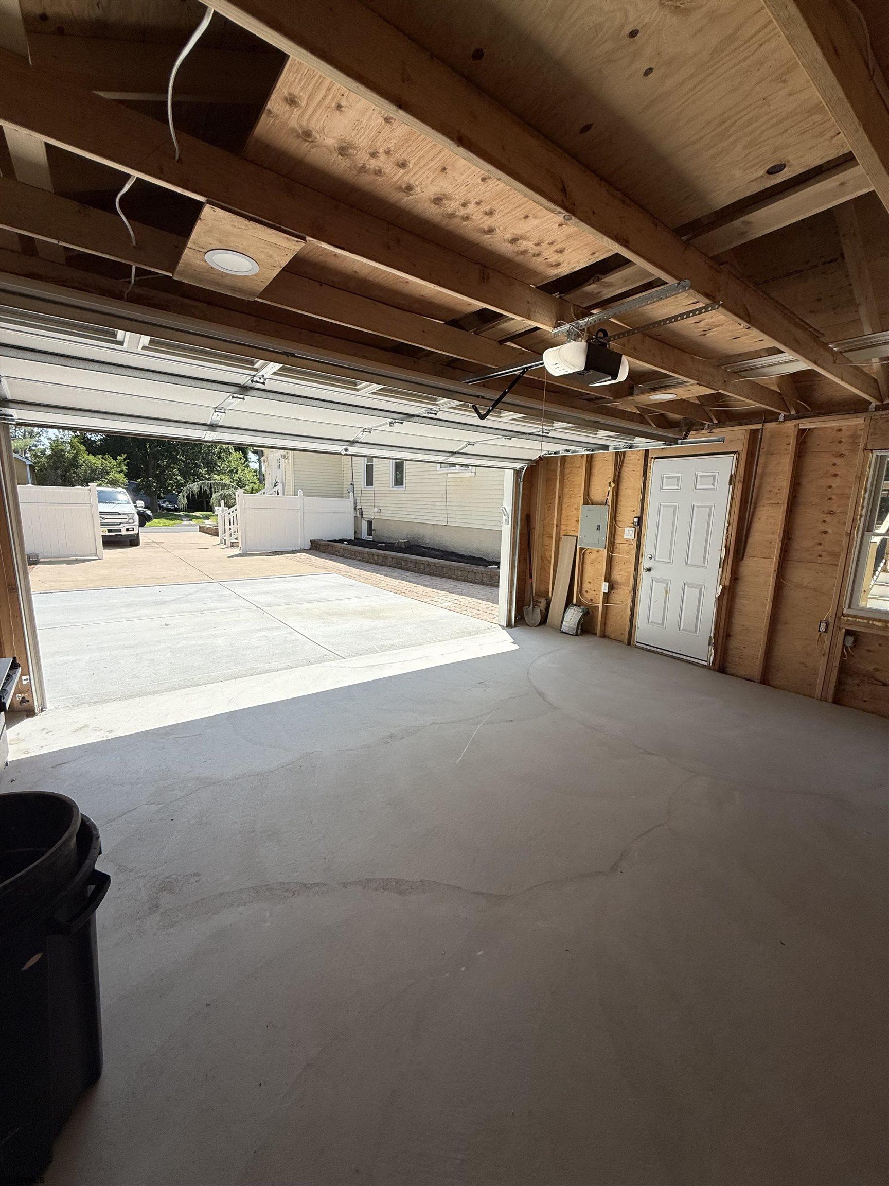 413 W Oakcrest