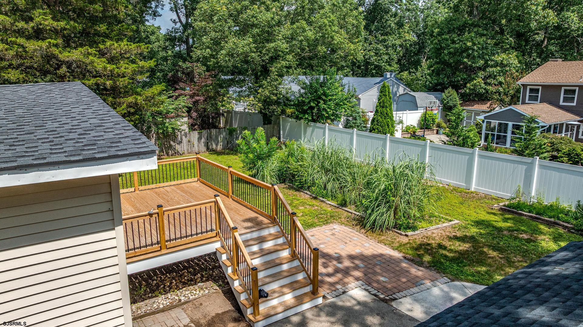 413 W Oakcrest