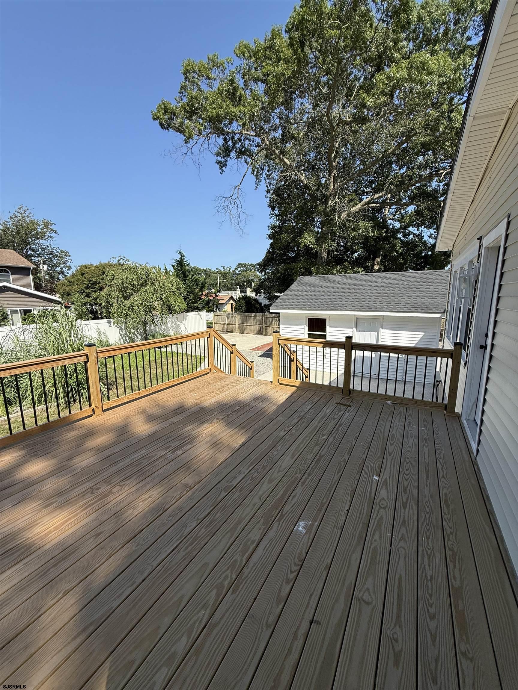 413 W Oakcrest