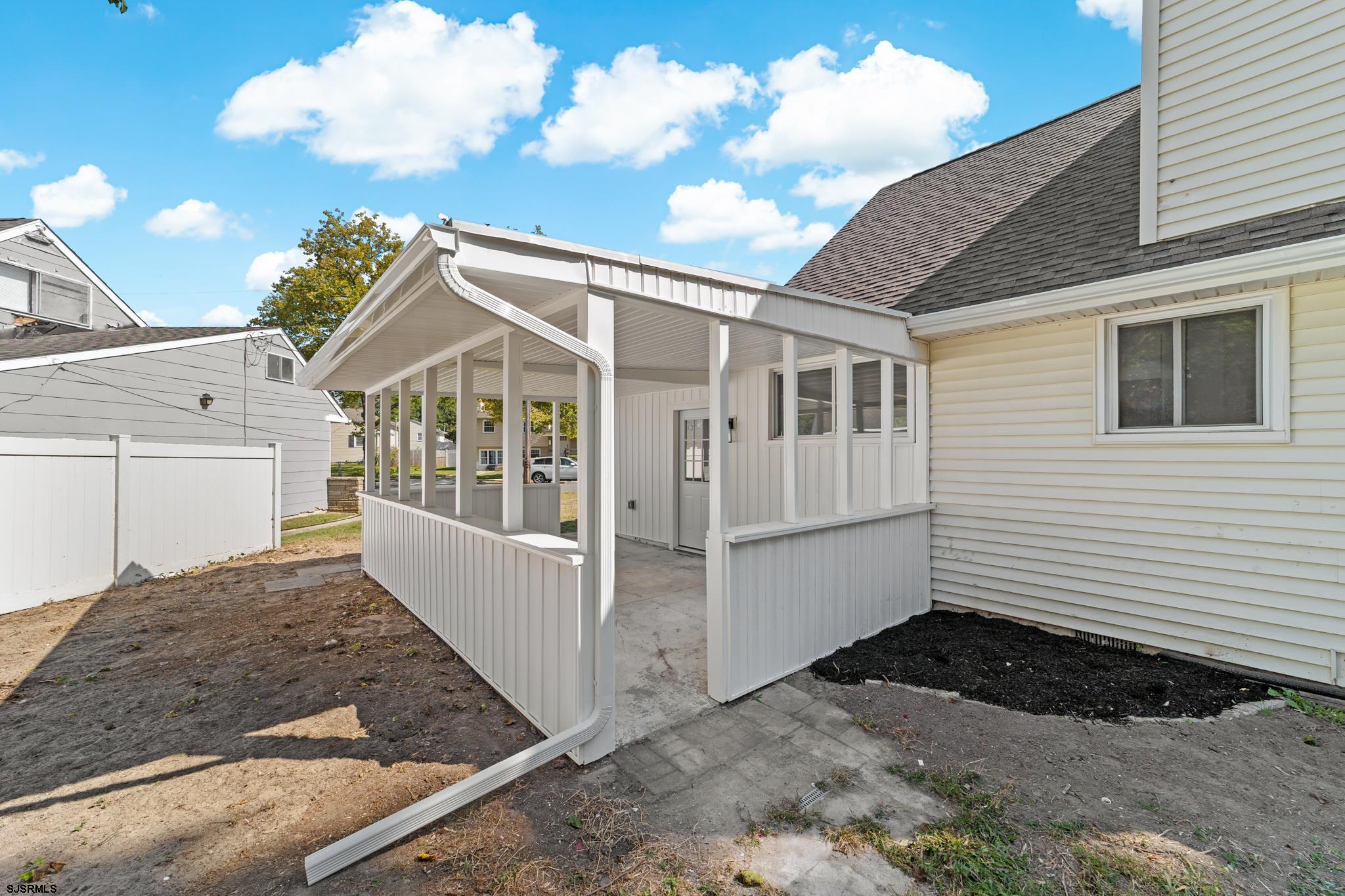 100 Colwick Dr - Picture 3