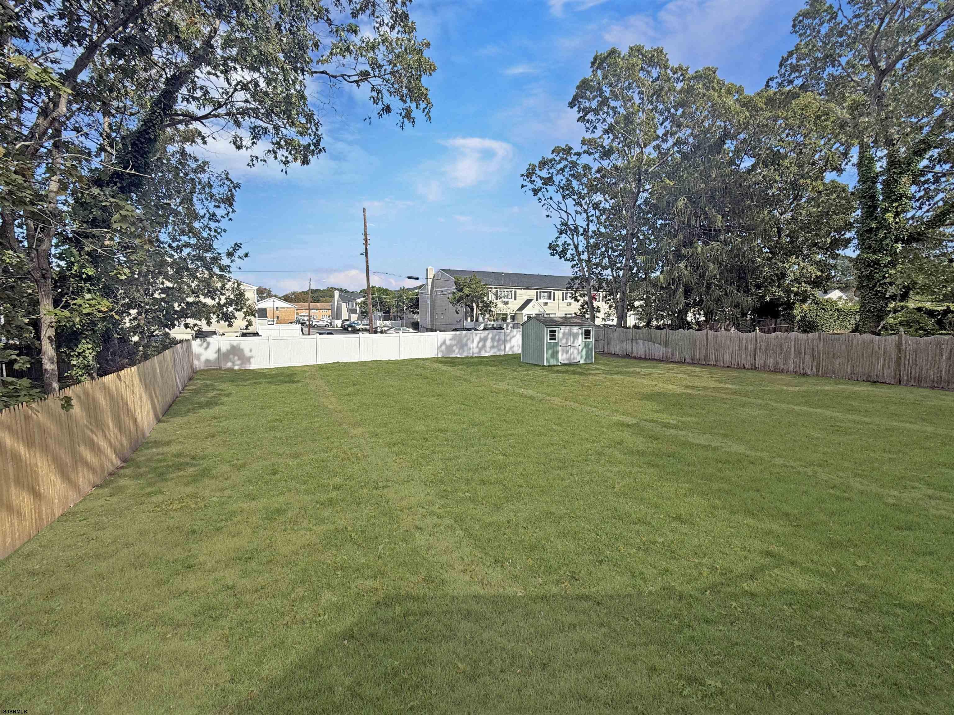 223 W Wilmont Avenue