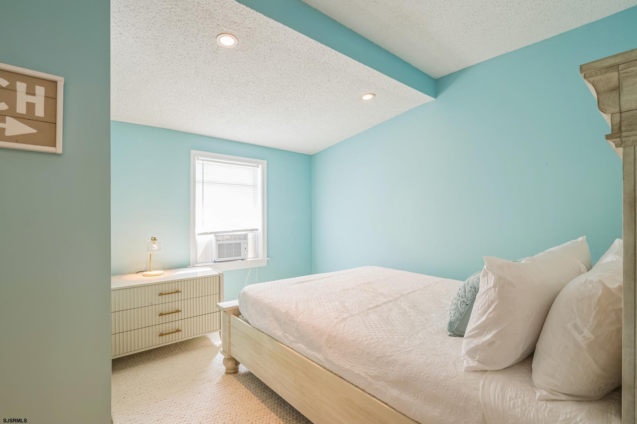 219 N Somerset Avenue